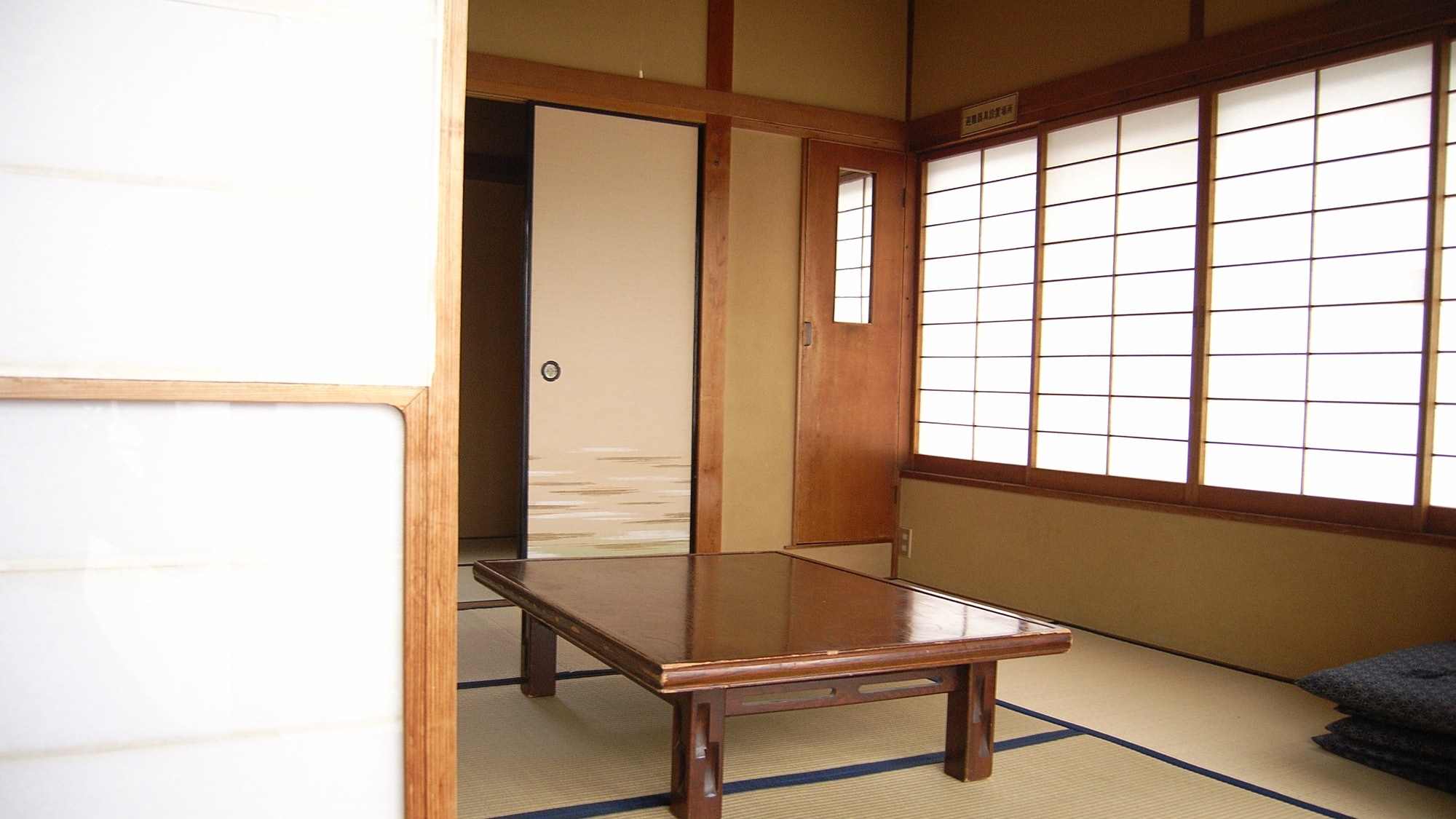 * Please relax in a Japanese room.
