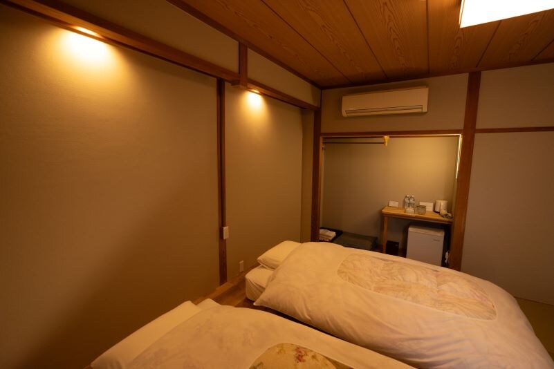 Kamar Jepang-Barat 1