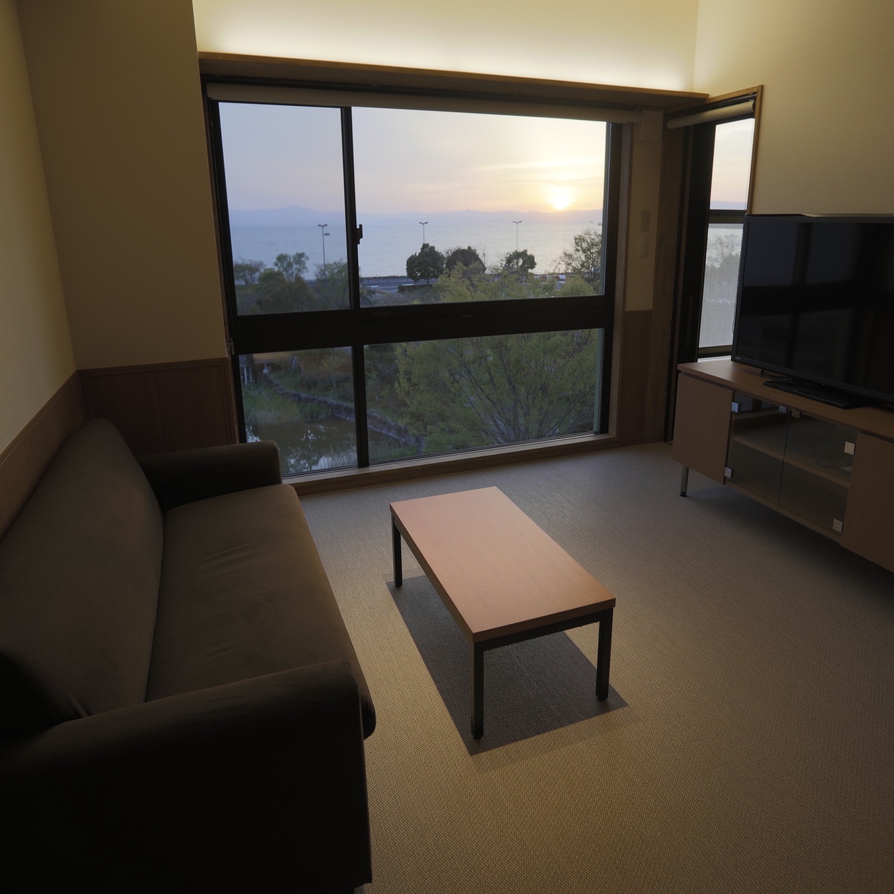Phòng Deluxe tầng 3 (sức chứa tối đa 4 người) / diện tích 59 mét vuông, suối nước nóng ngoài trời
