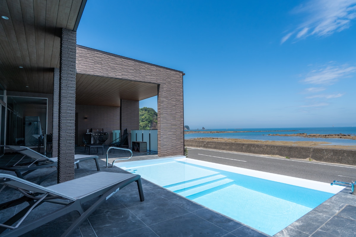 Terrace (Room with Pool)