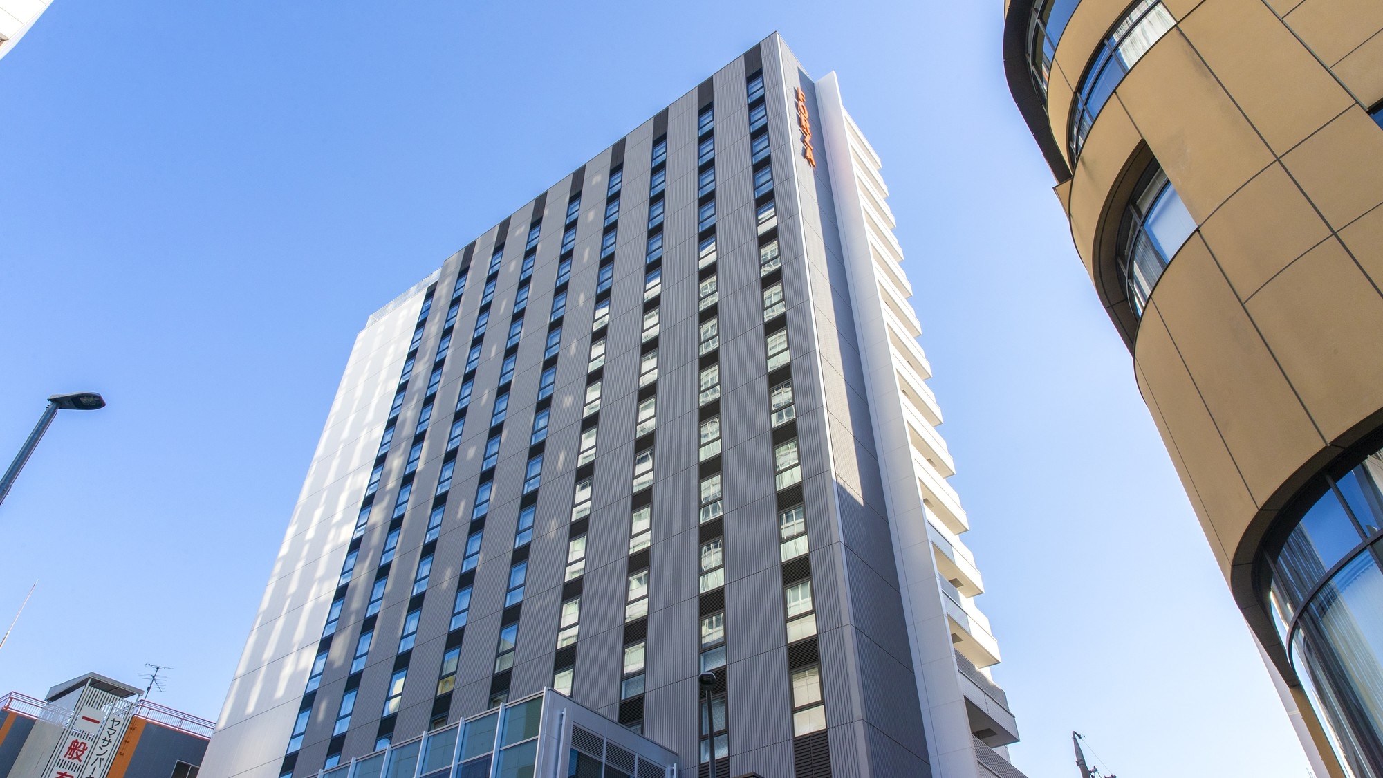 About 5 minutes on foot from Yabacho Station. "Hotel Forza Nagoya Sakae" located in the center of Nagoya, which is convenient for business and sightseeing