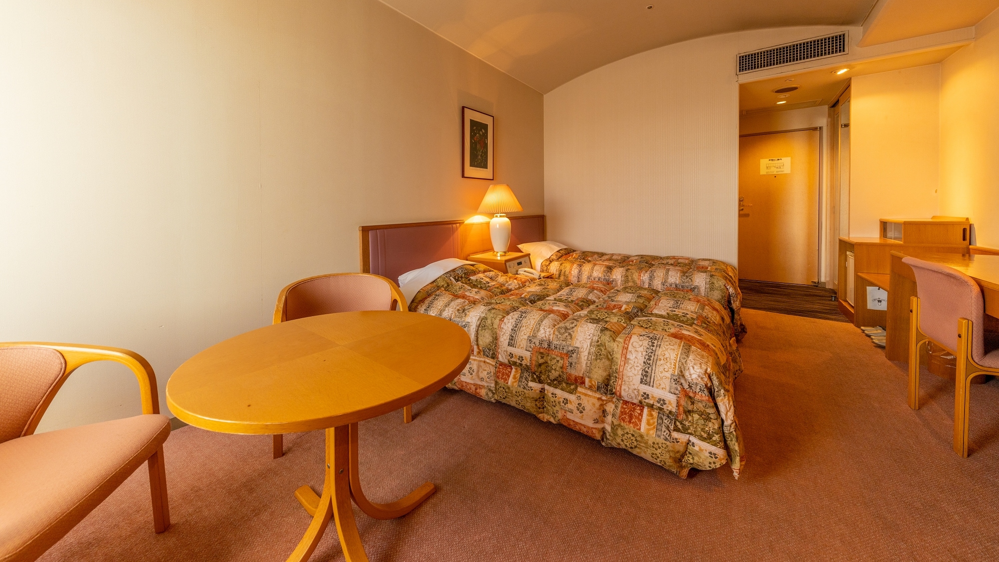 Non-smoking [Western-style room with twin beds 〇Parking lot side]