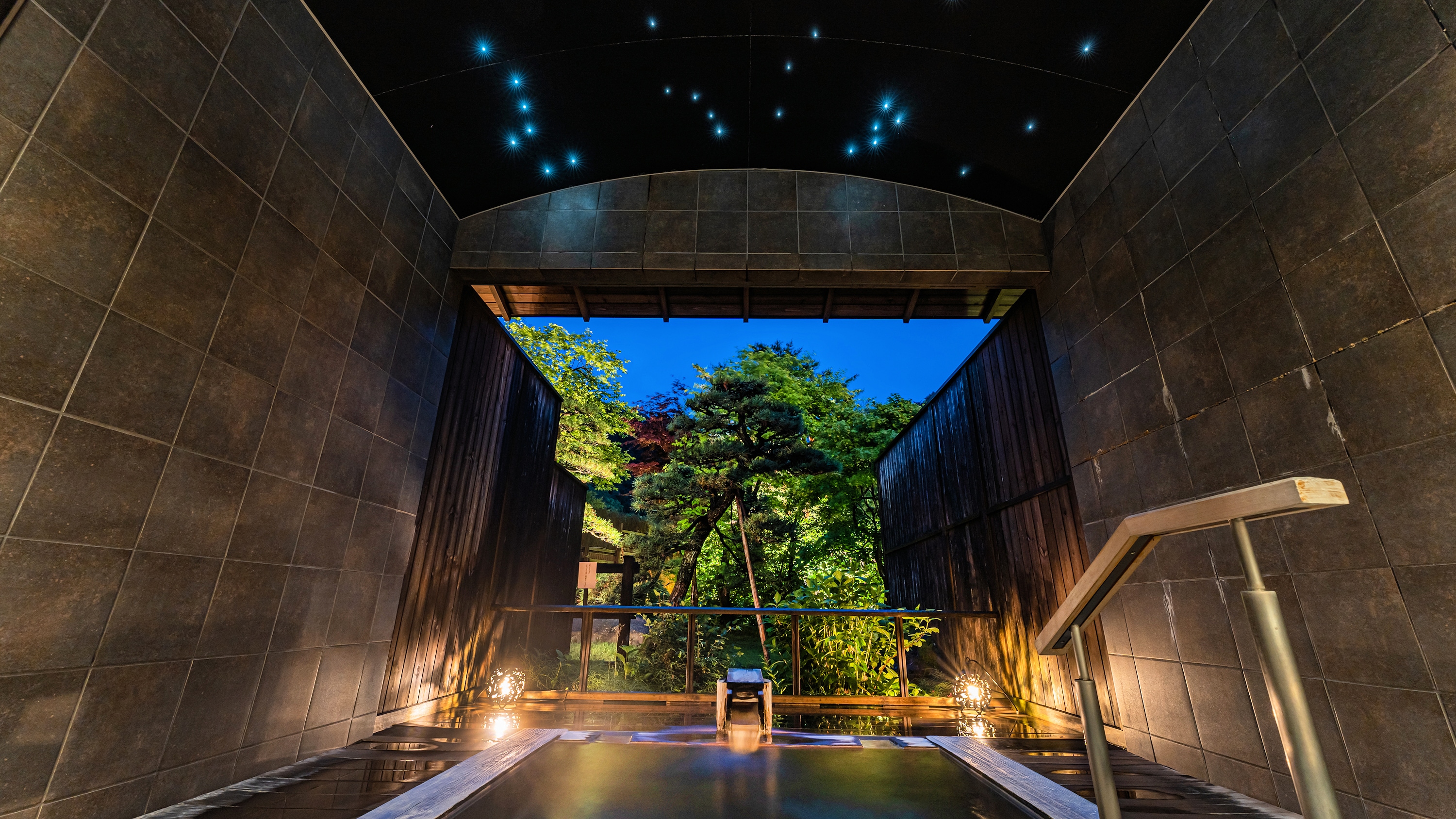 Open-air bath (image)