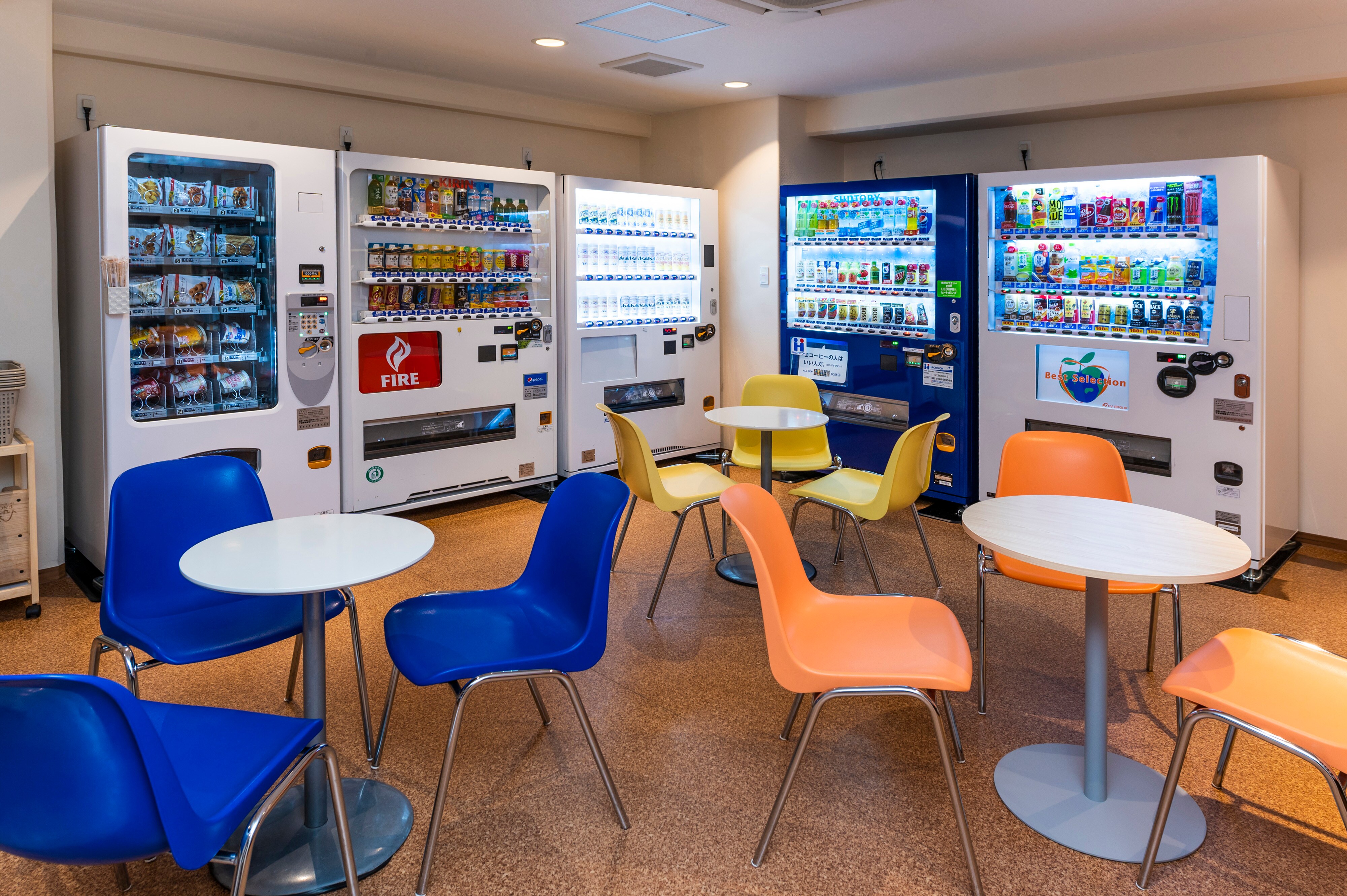 Vending machine (with alcohol), rest area (2F service corner)