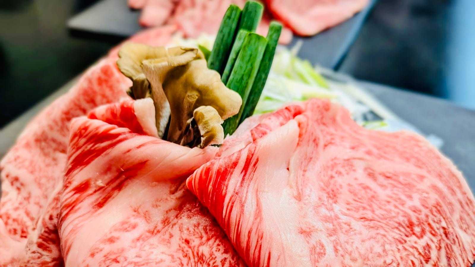 [Hidangan kukus (contoh)] Sukiyaki daging sapi Kumano