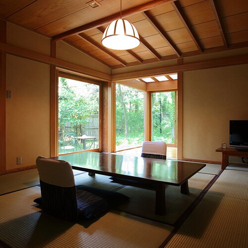 ● 10 tatami mats + 8 tatami mats (Japanese / Western) with a separate terrace