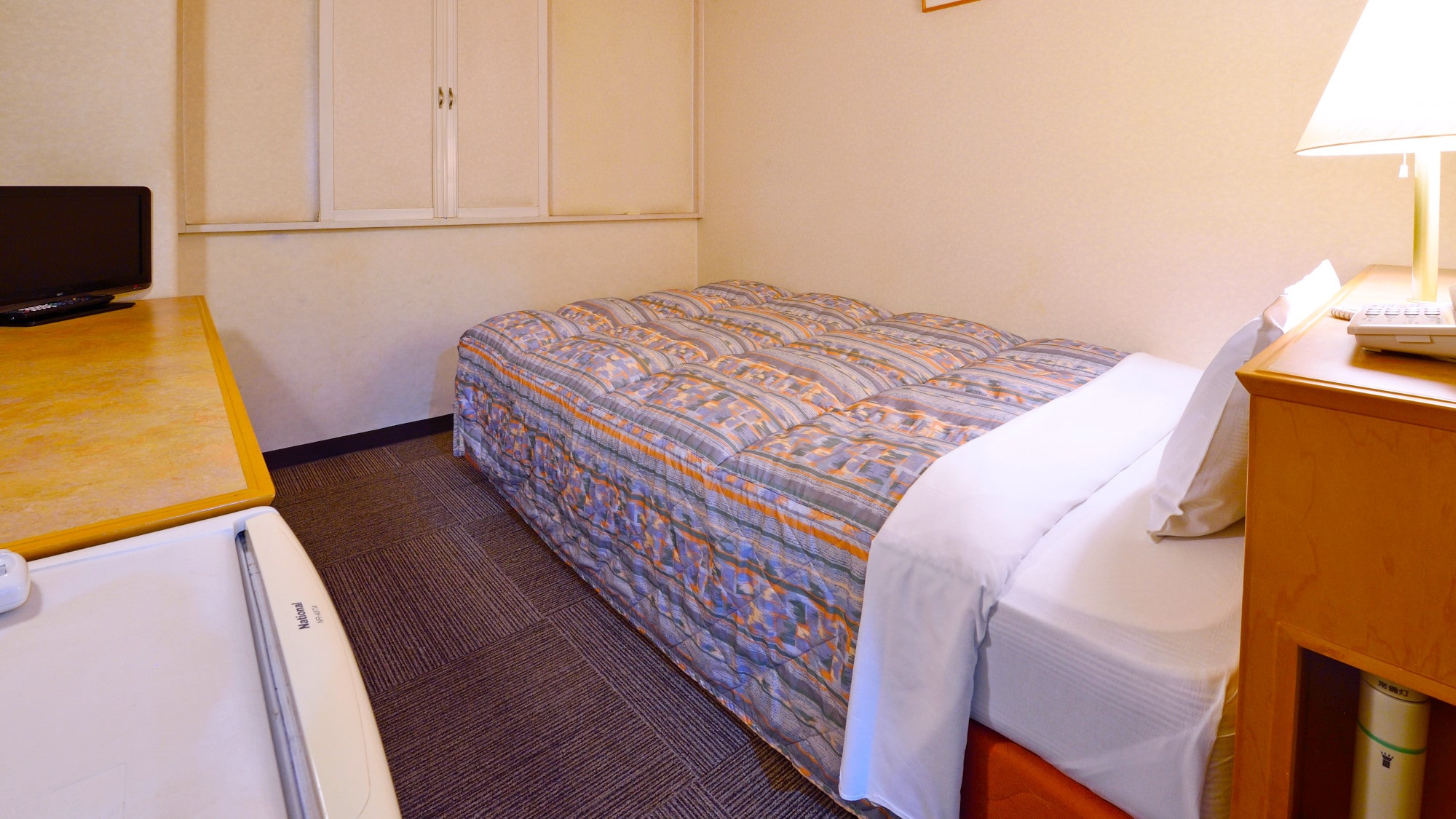 [Semi-double room] Free Wi-Fi in all rooms & unlimited VOD