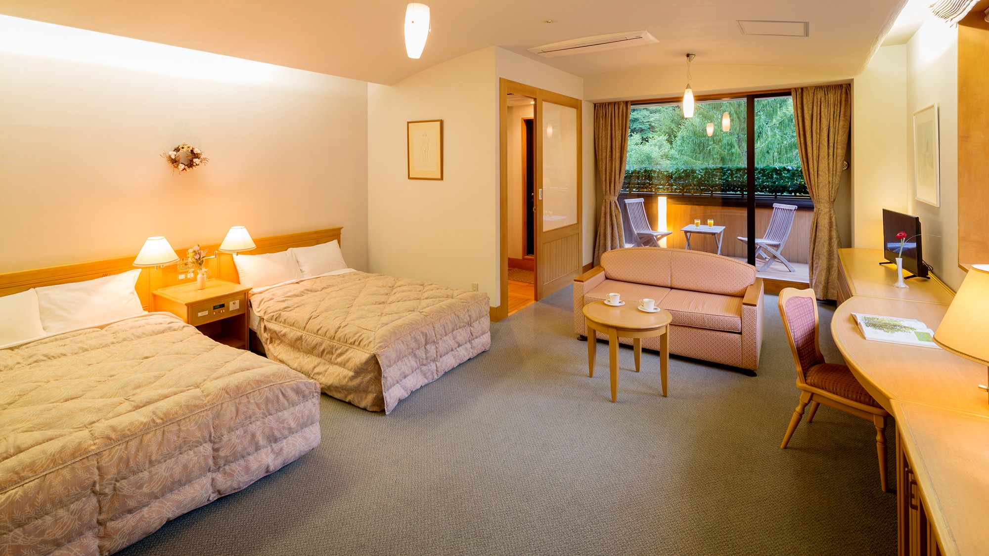 ■Western-style room with open-air bath■