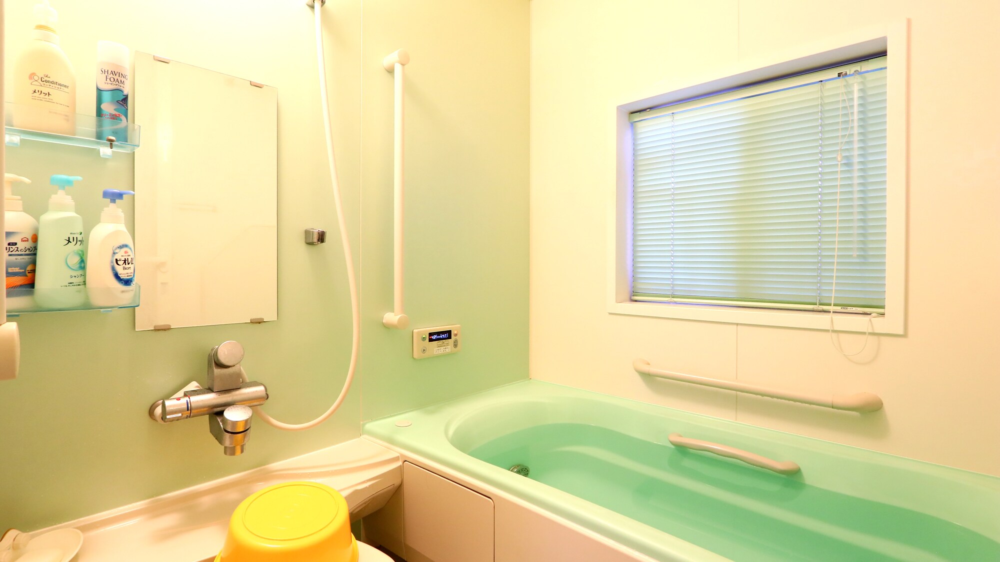 There are two types of baths in the main building.