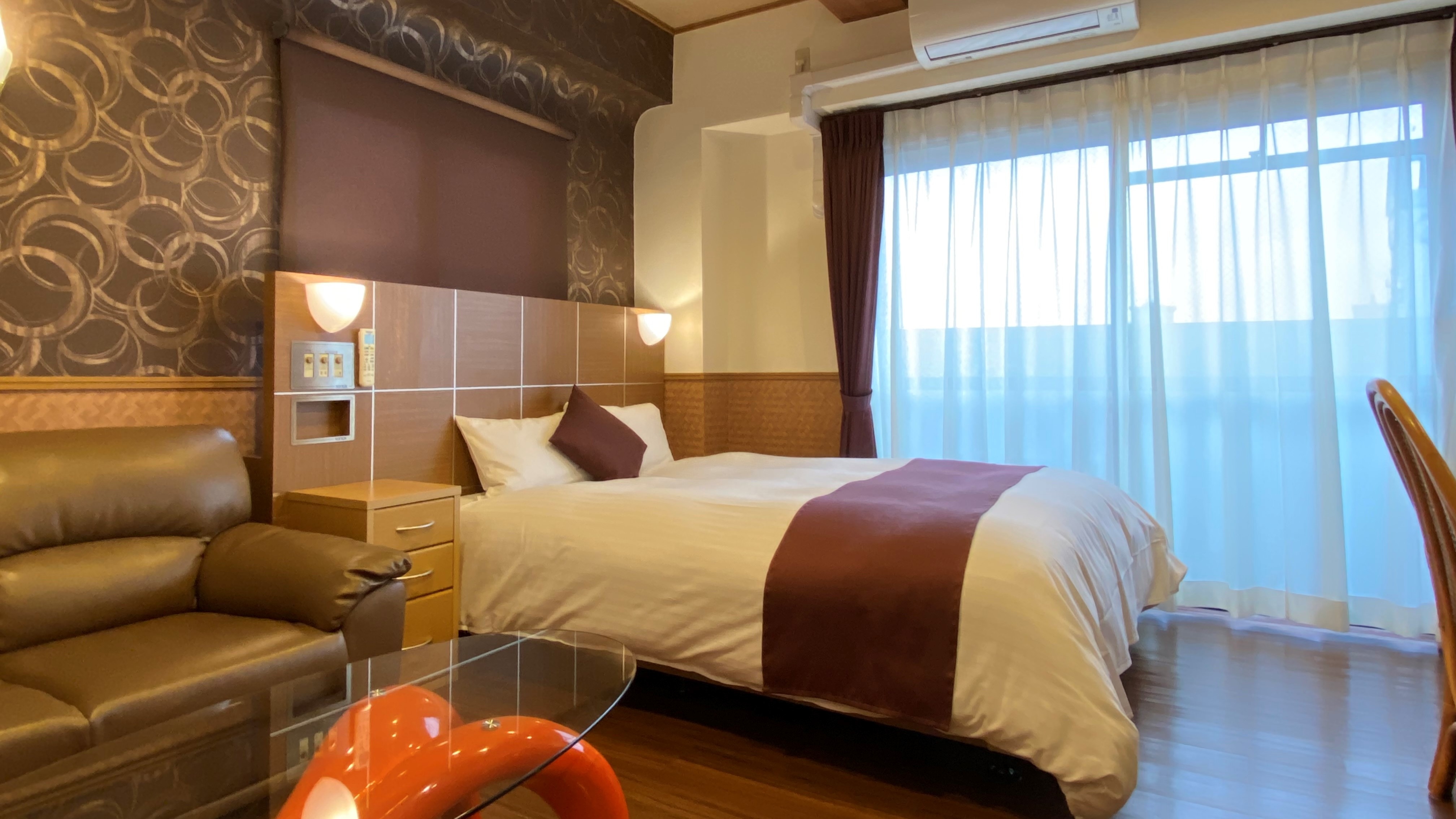 Deluxe single room with separate bath and toilet 1