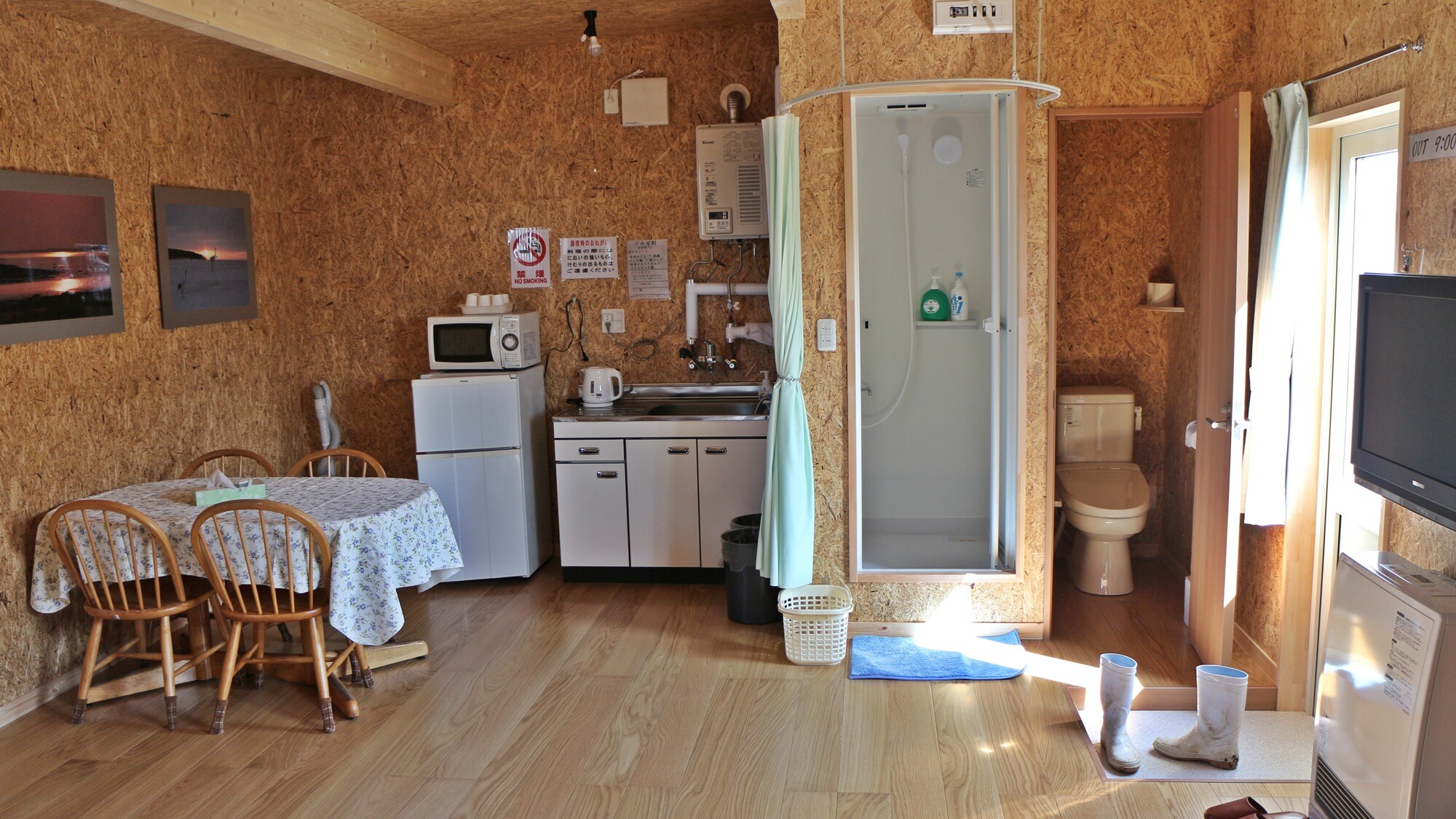*山林小屋内/设施齐全，让您享受宾至如归的住宿体验。