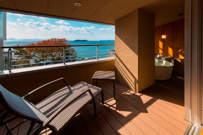 Corner Suite Bath