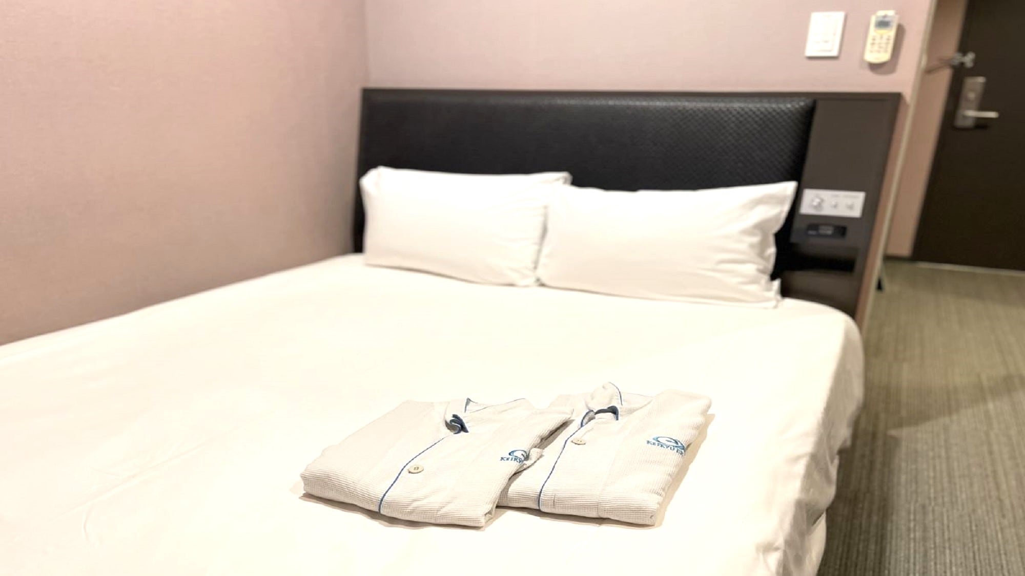 [Semi-double room/2 persons]