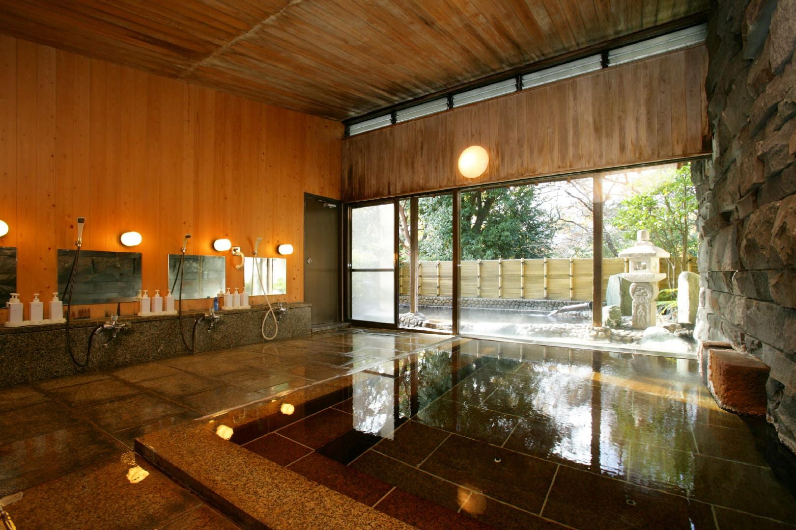 * Large communal bath Tsubaki no Yu