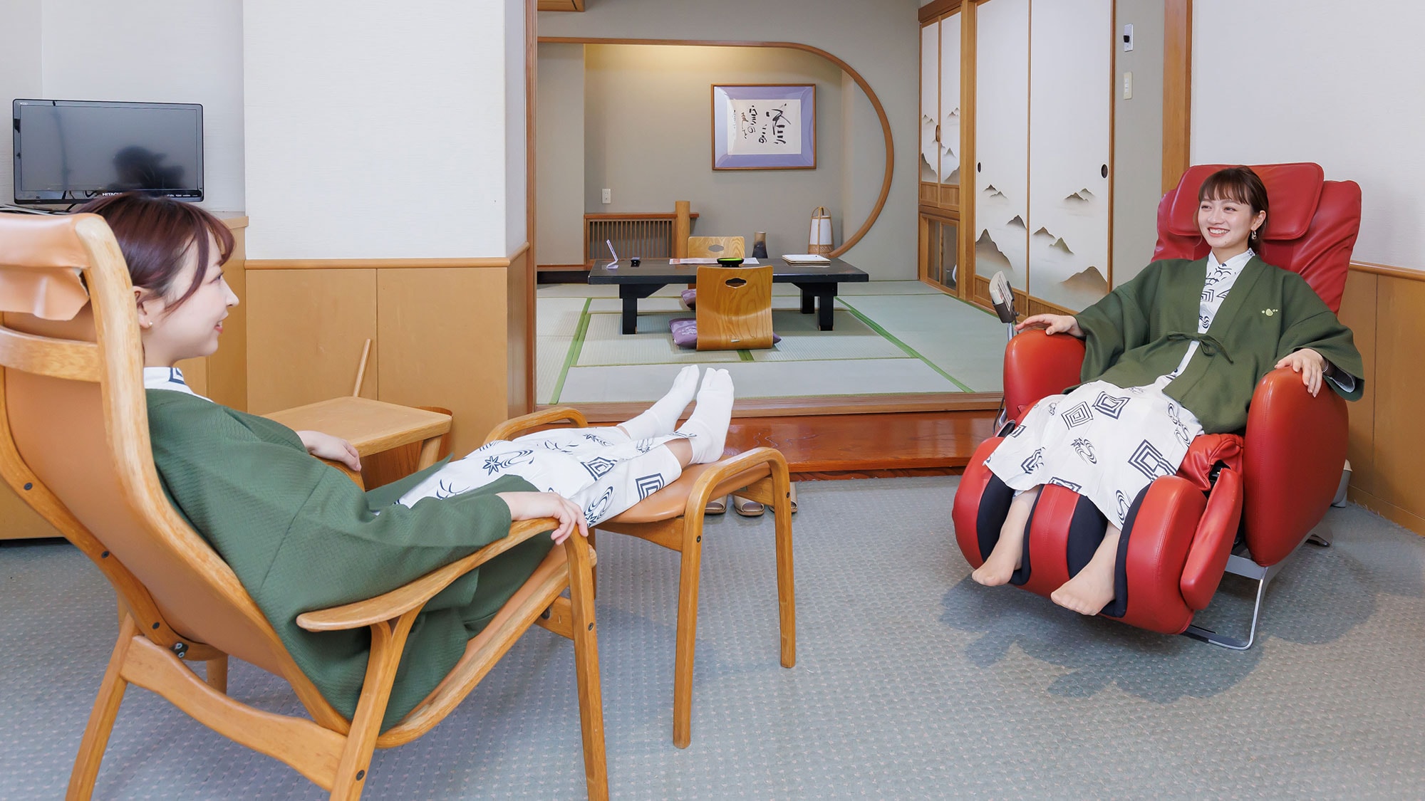 [Relaxation Room] This room is even more spacious than the Japanese-Western room, allowing you to relax comfortably.