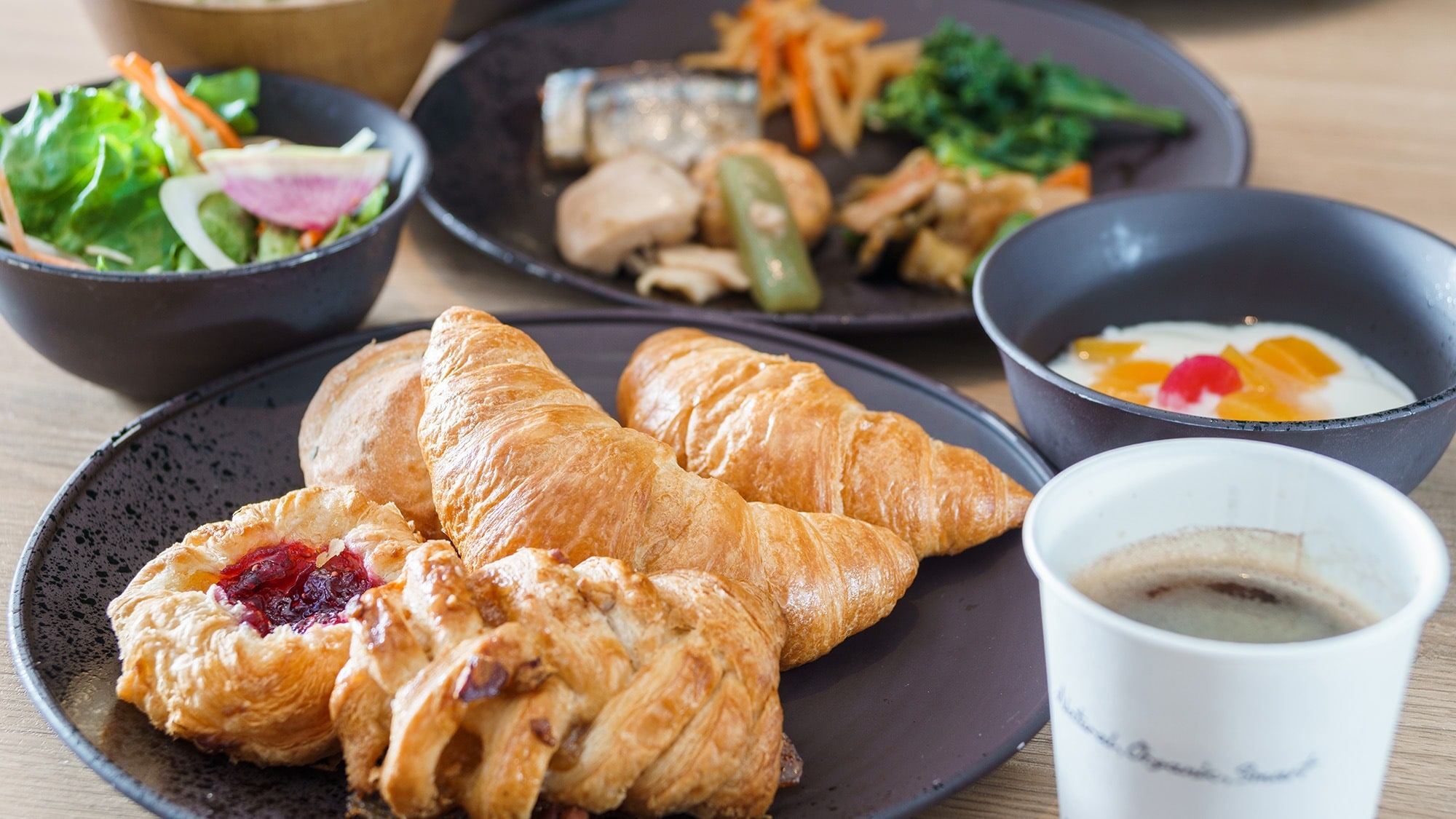 Energy for the day with a daily buffet featuring local dishes