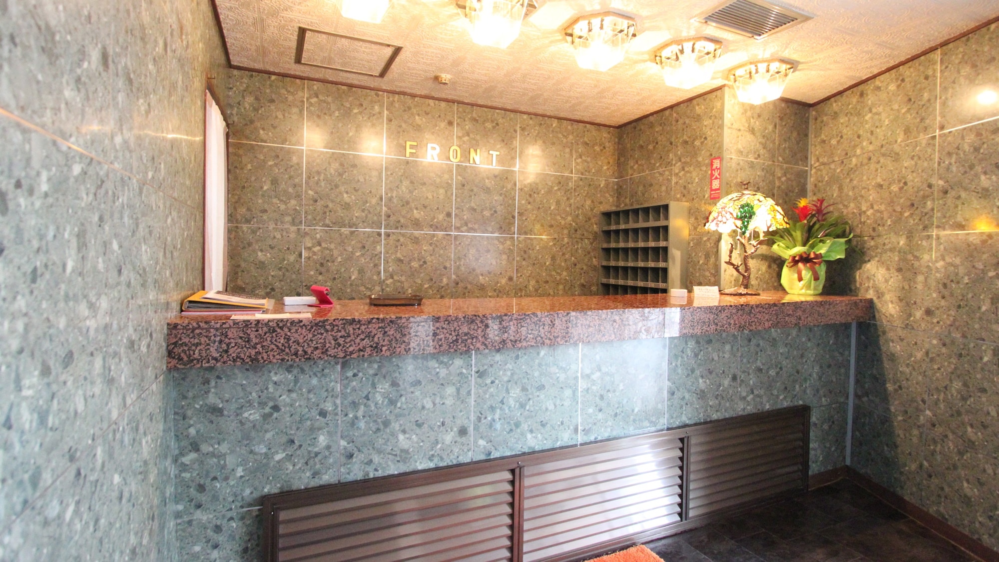 *Make our hotel an oasis for front desk/businessmen!