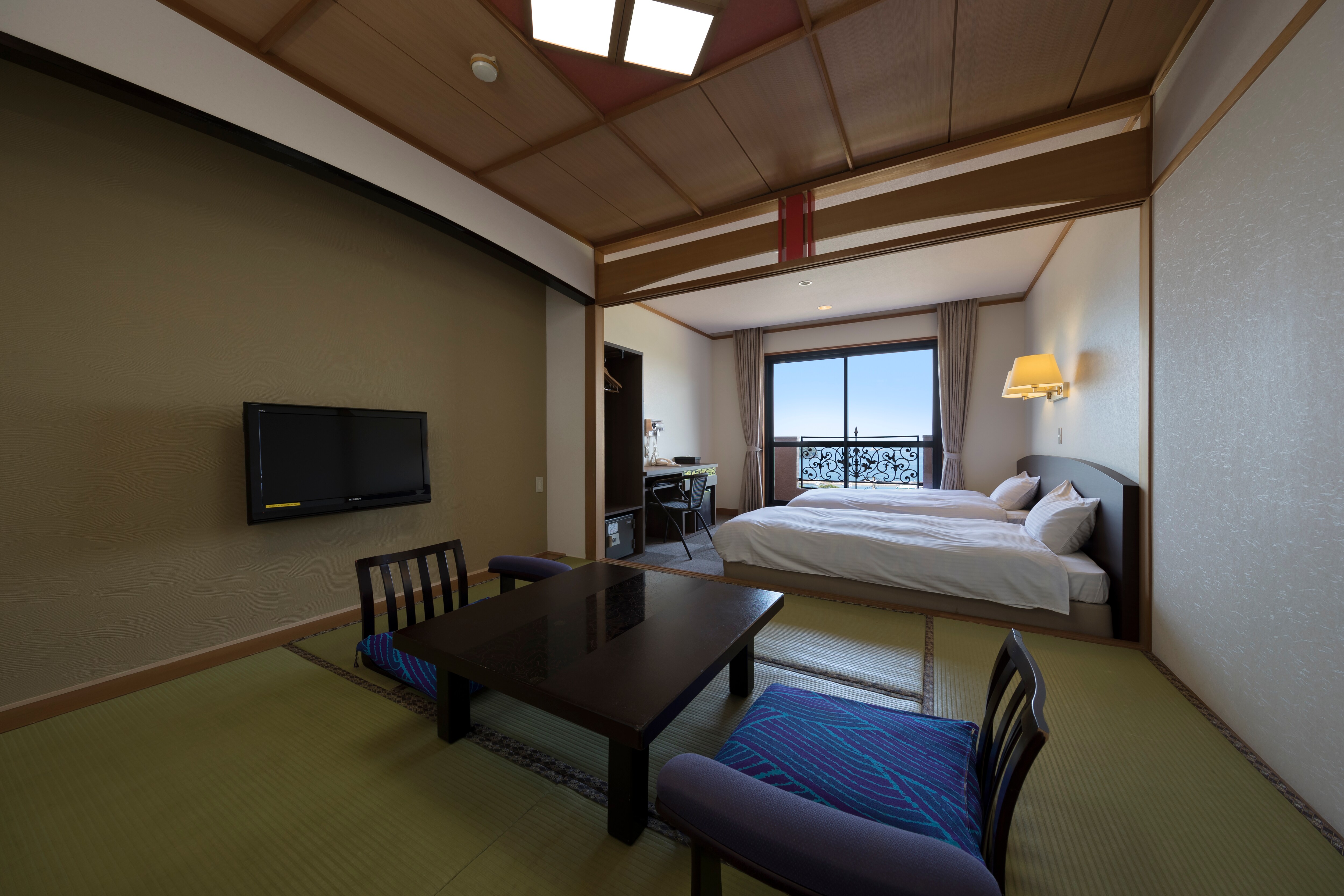 5th floor Japanese-Western style room with a view