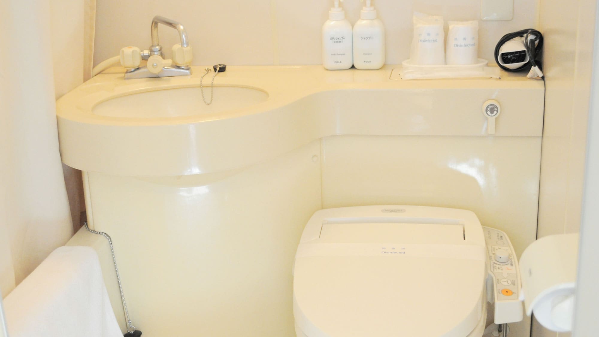 [Unit bath] All rooms equipped with washlets