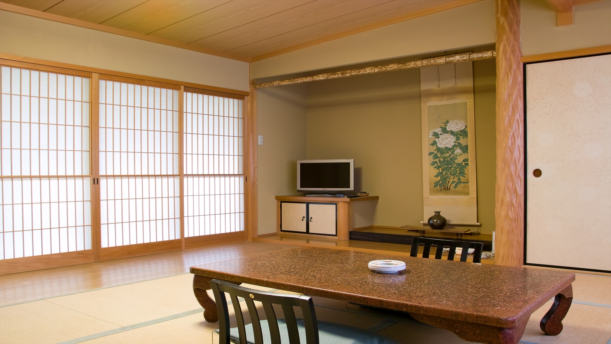 Rakuten Room (12 tatami mats, deck, washbasin, toilet included)
