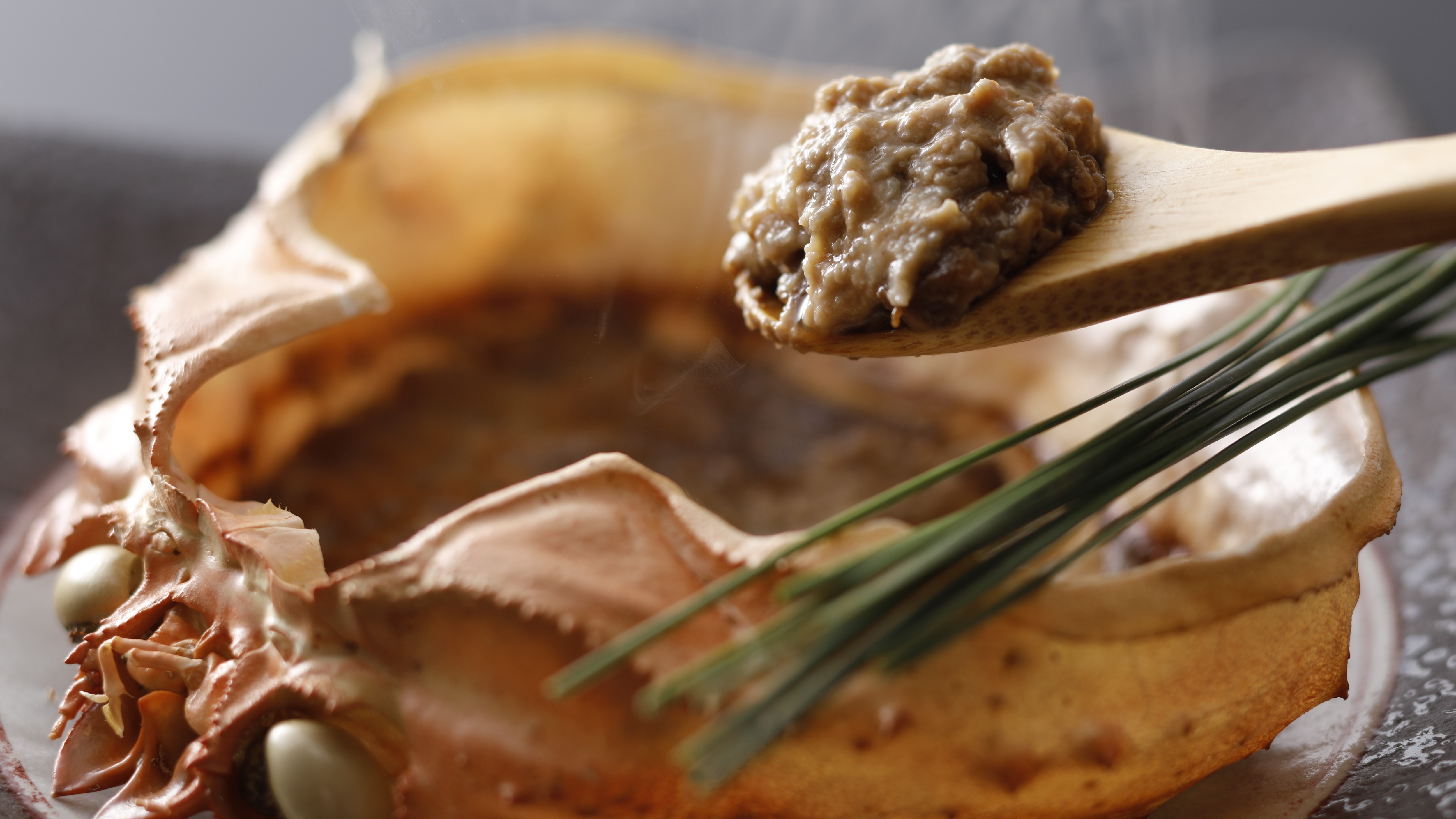 [Winter dish] Grilled crab shell with rich crab miso!
