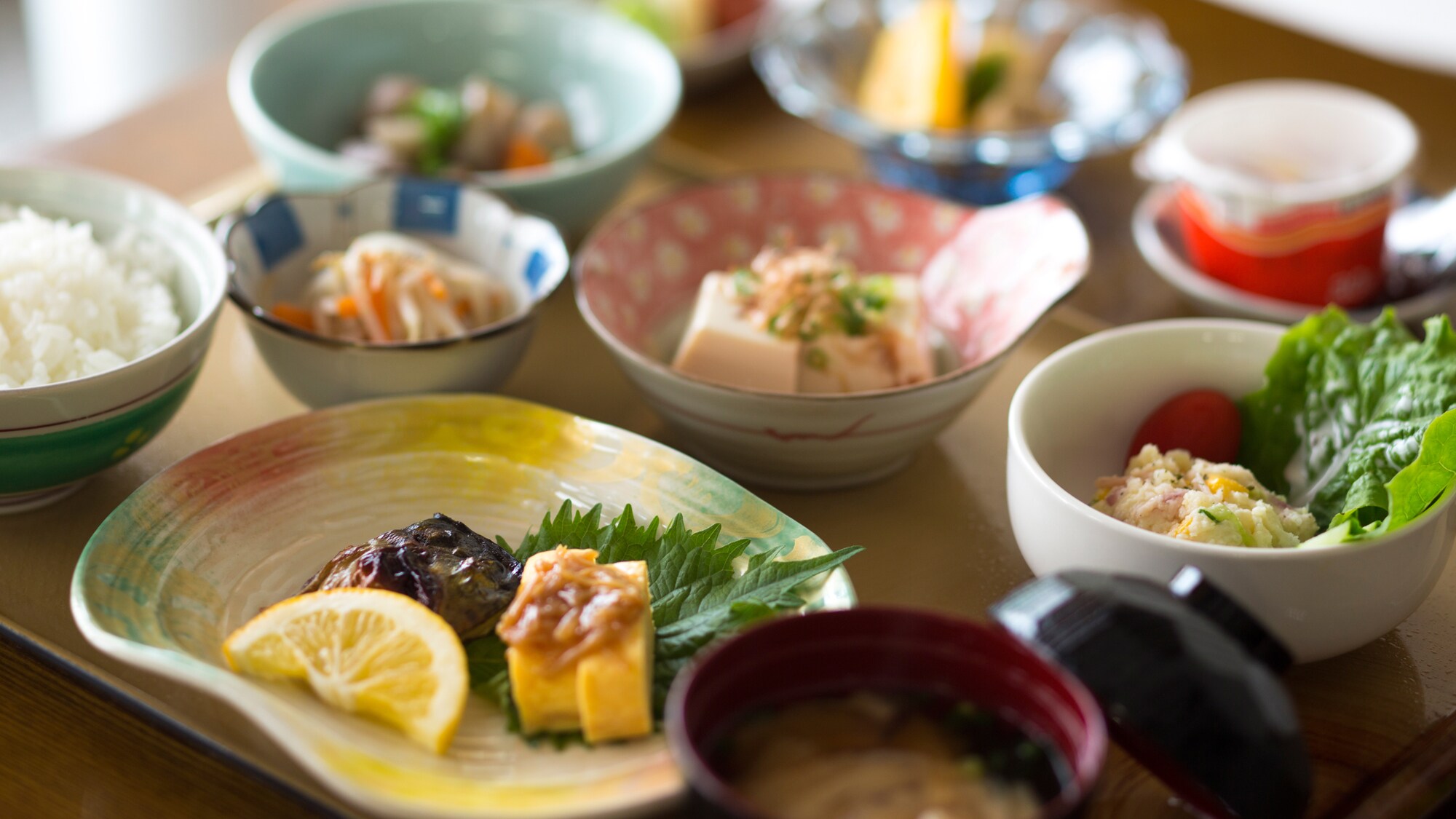 <Choose from popular breakfast restaurants in town> [Menya Tunasan-ya] Japanese breakfast set (2 minutes walk)