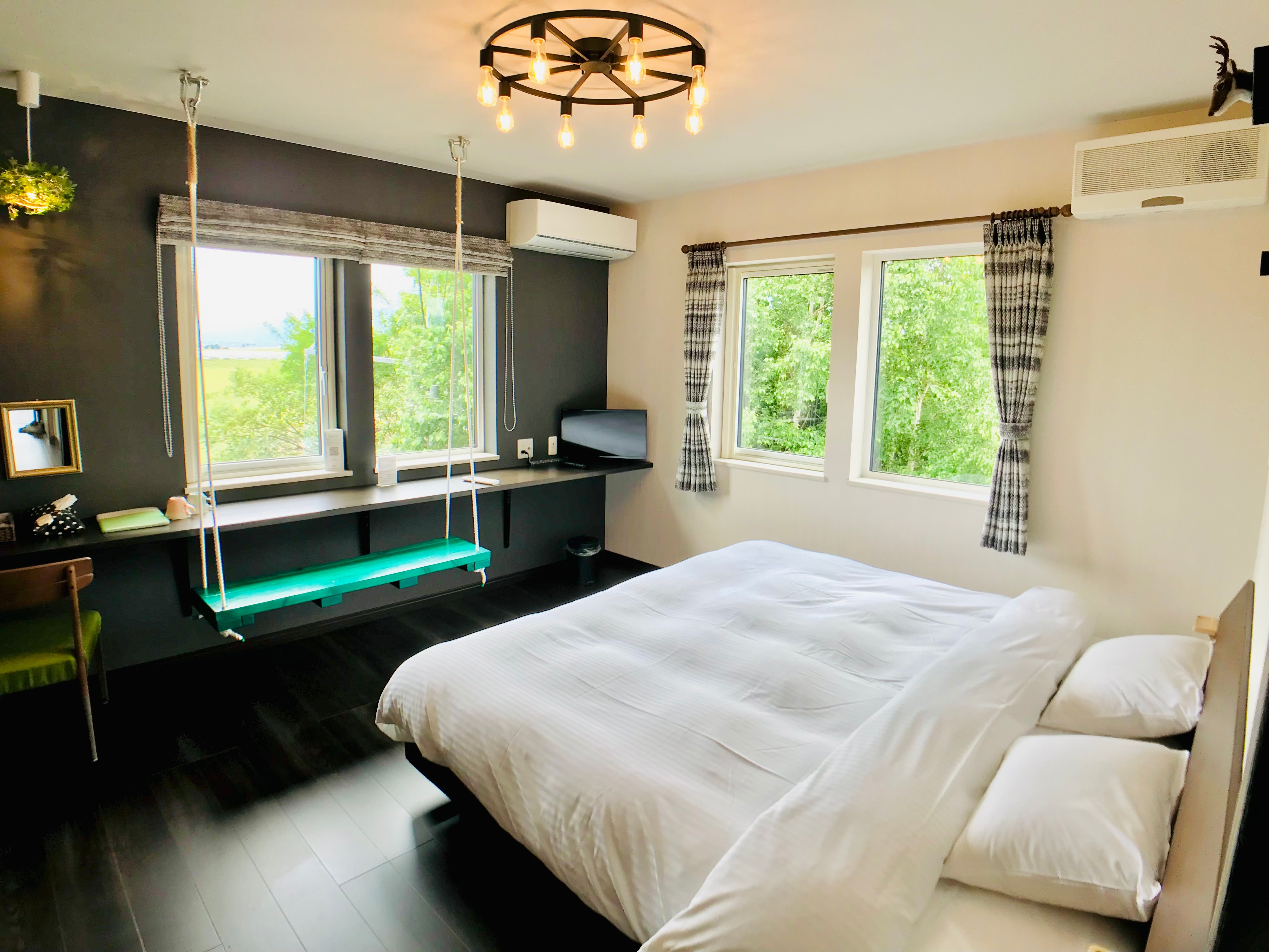 King Room "Forest Deer"