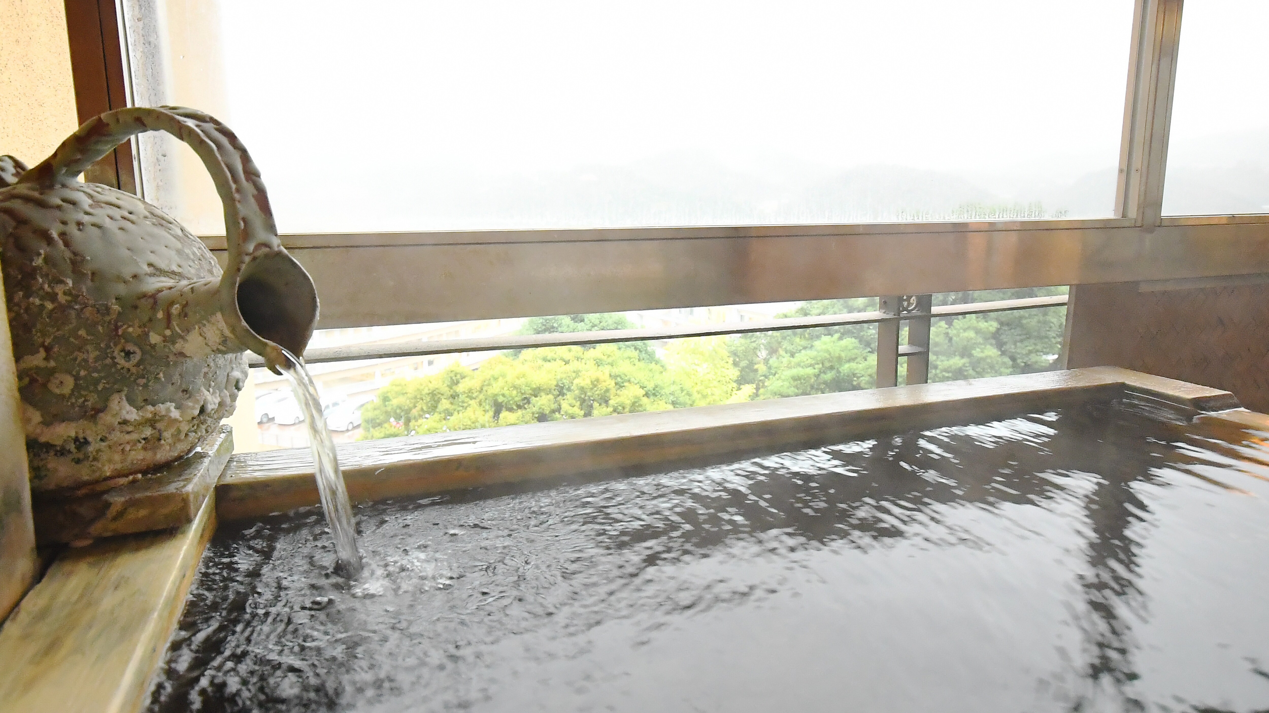 Japanese-style room with 12.5 tatami mats and an open-air bath with natural hot spring water