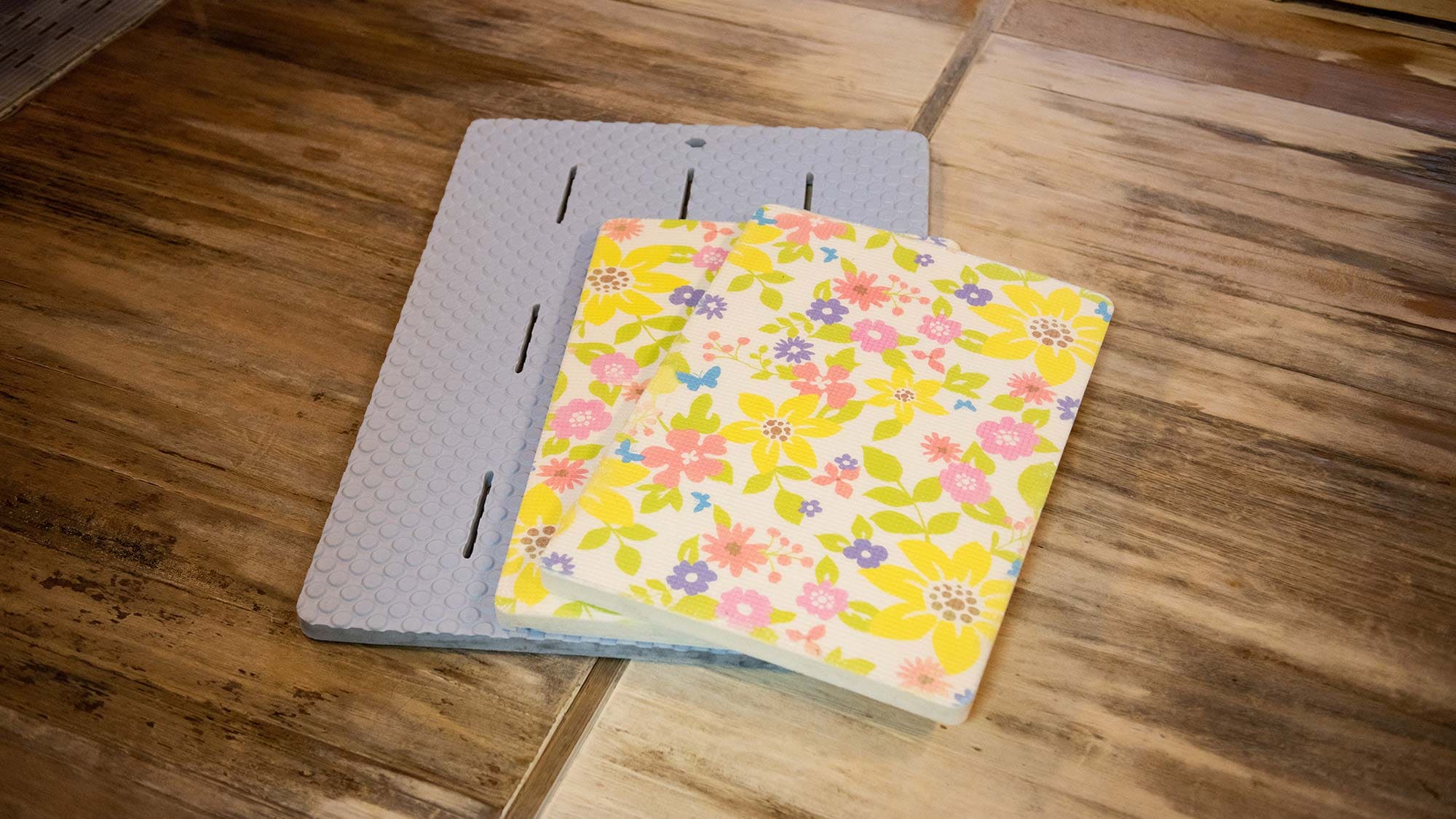 ・ With a bathtub non-slip mat, you can rest assured if you are worried about your feet.
