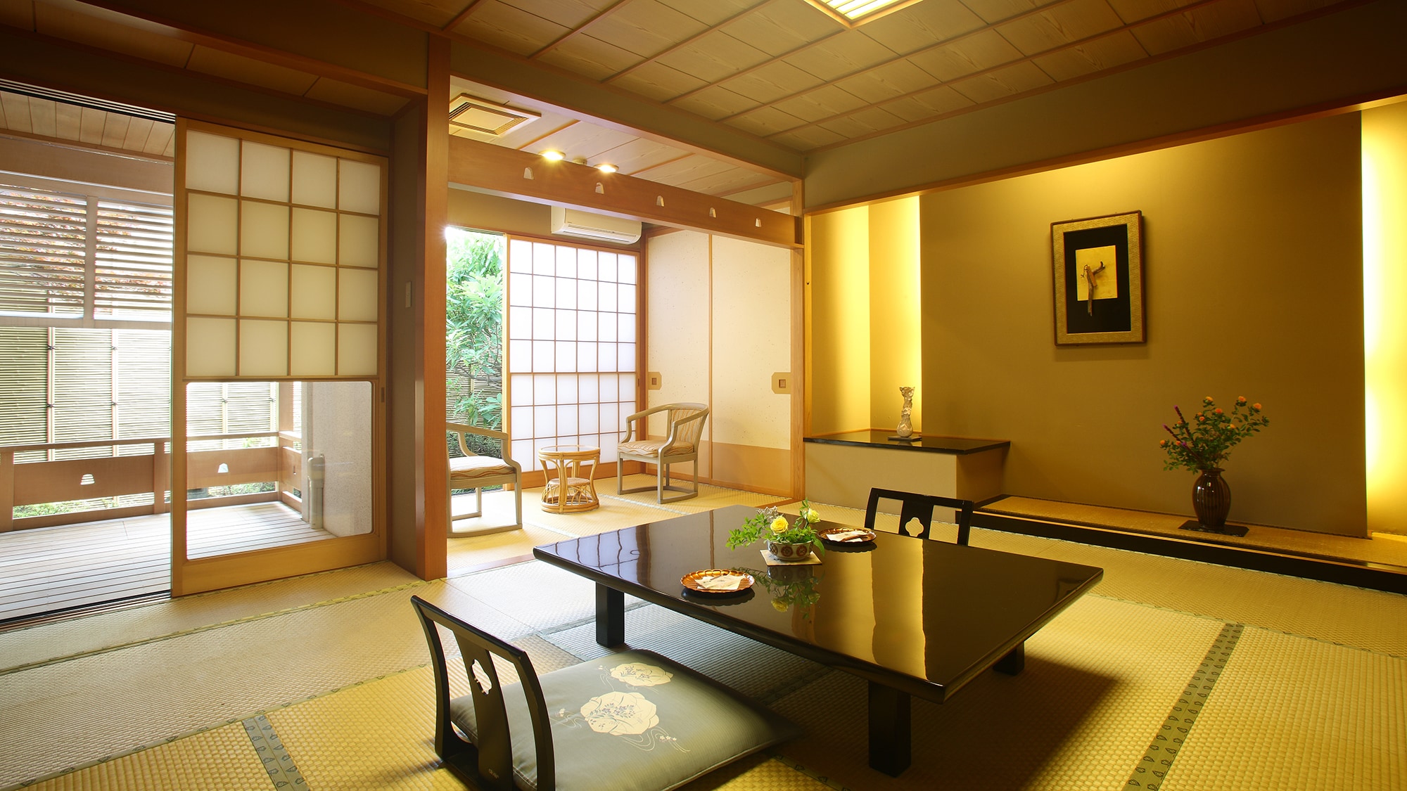 Kamar tamu dengan pemandian terbuka Bettei Sakuratoan Anda dapat menghabiskan waktu yang elegan