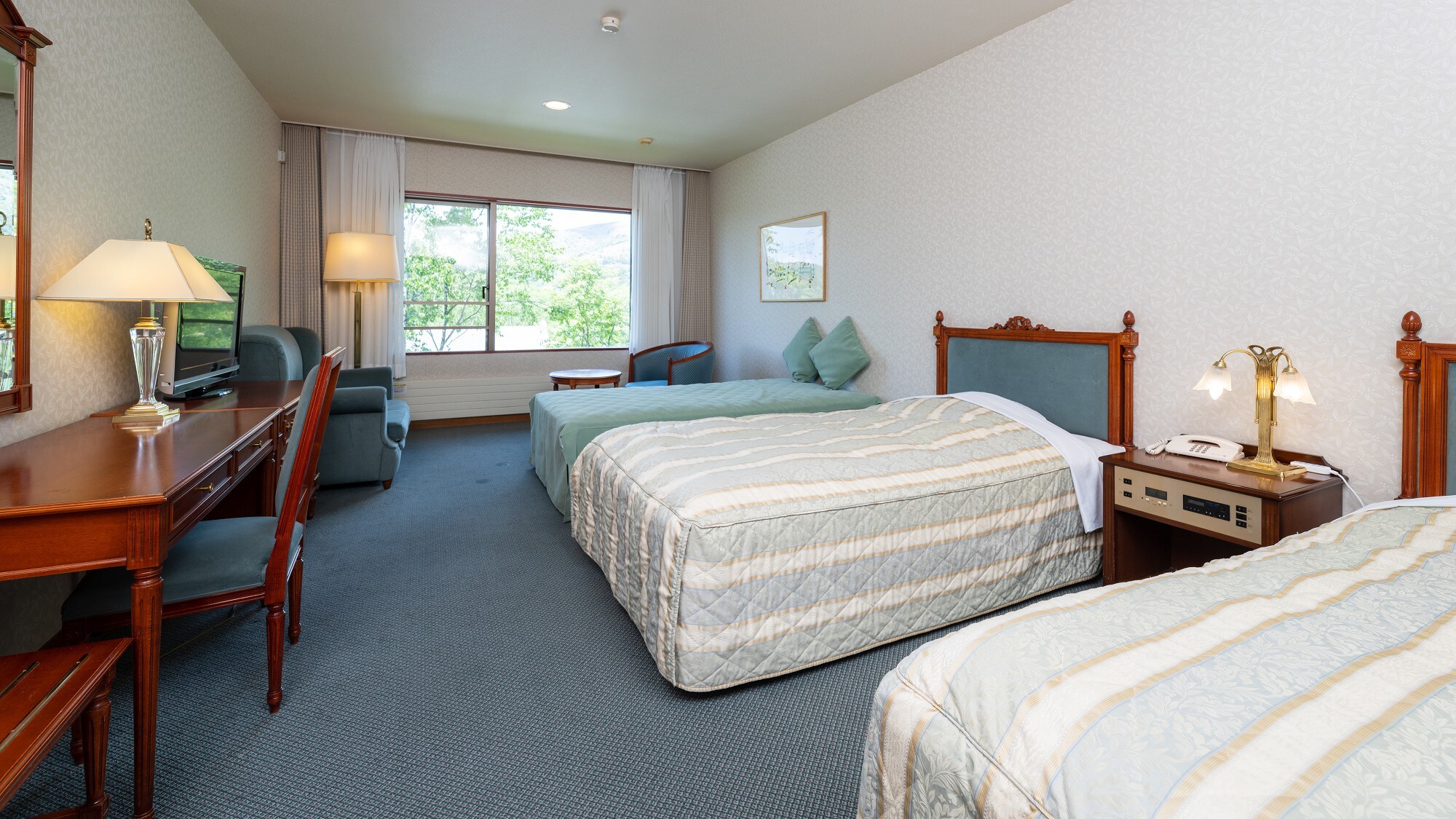 Western-style standard twin room: A sofa bed will be provided for 3 or more guests.