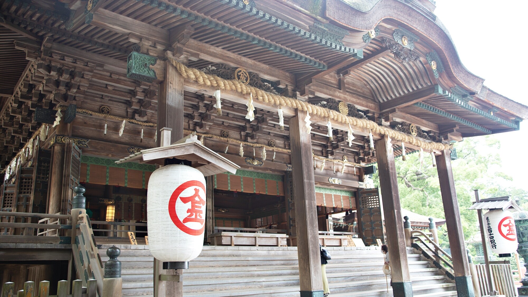 *[Kotohira Shrine/Main Shrine] From the hilltop you can see the Sanuki Plain. Are there any charms that can only be purchased at Kotohira Shrine?!
