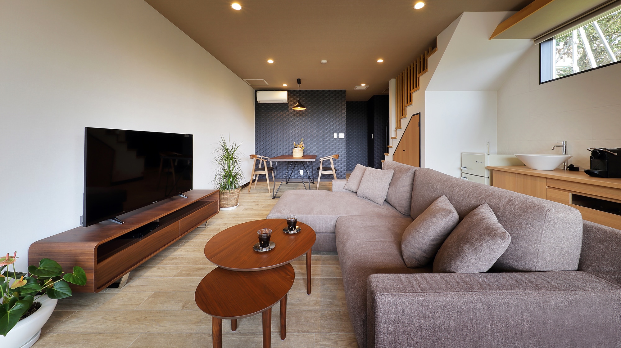 Enjoy a relaxing coffee break in the living room on the first floor. Nespresso is provided.