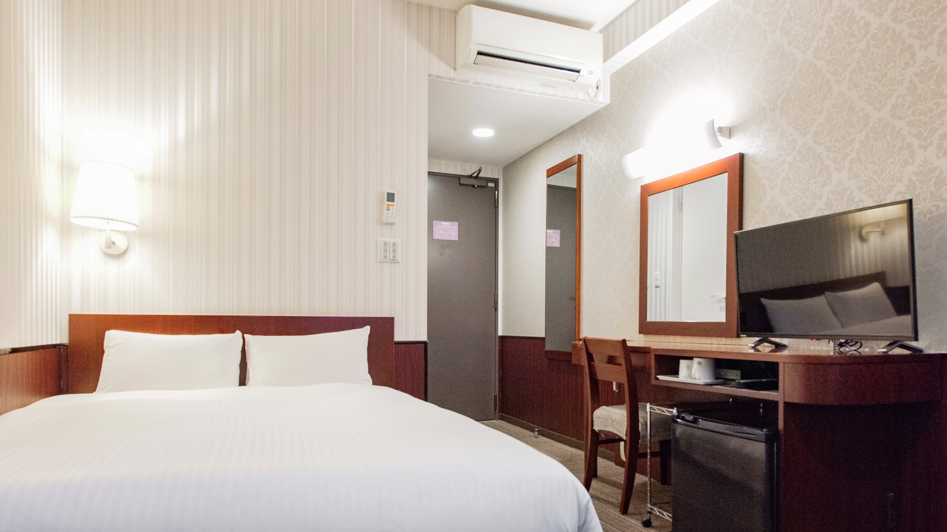 ห้องพักเดี่ยวสไตล์อิตาเลียน (มีเฉพาะห้องอาบน้ำ) *สำหรับ 1-2 ท่าน