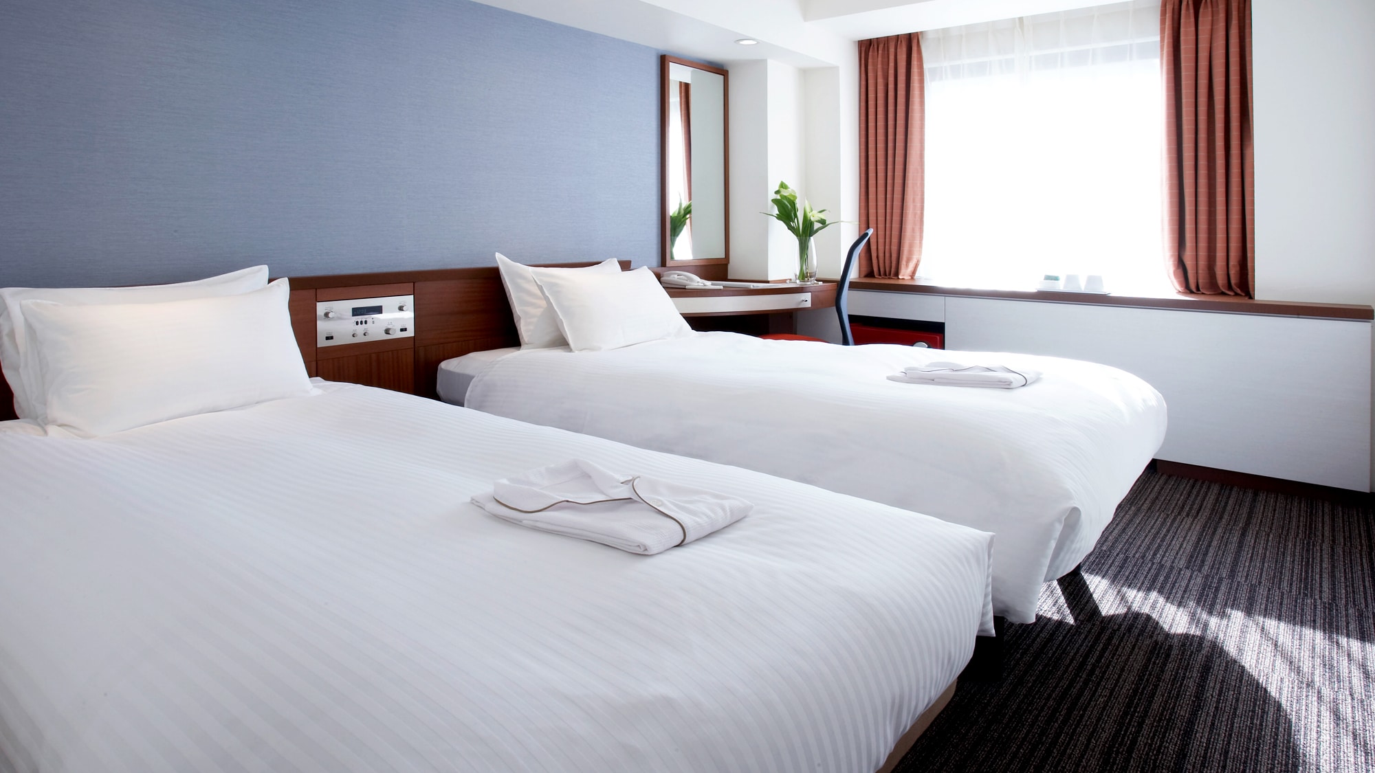 <Room> ◆ Standard Twin ◆ 16 sqm [Bed 100cm x 195cm]