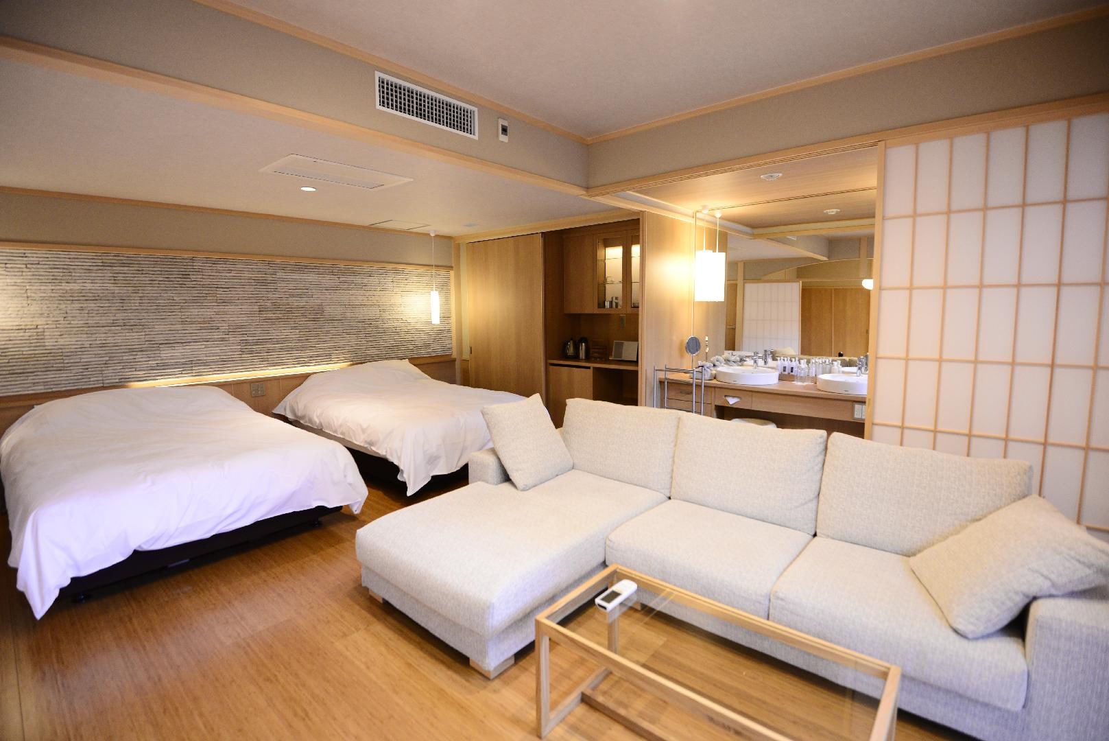 "仗" Japanese-style room 10 tatami mats + Western-style room + footbath included (90㎡)