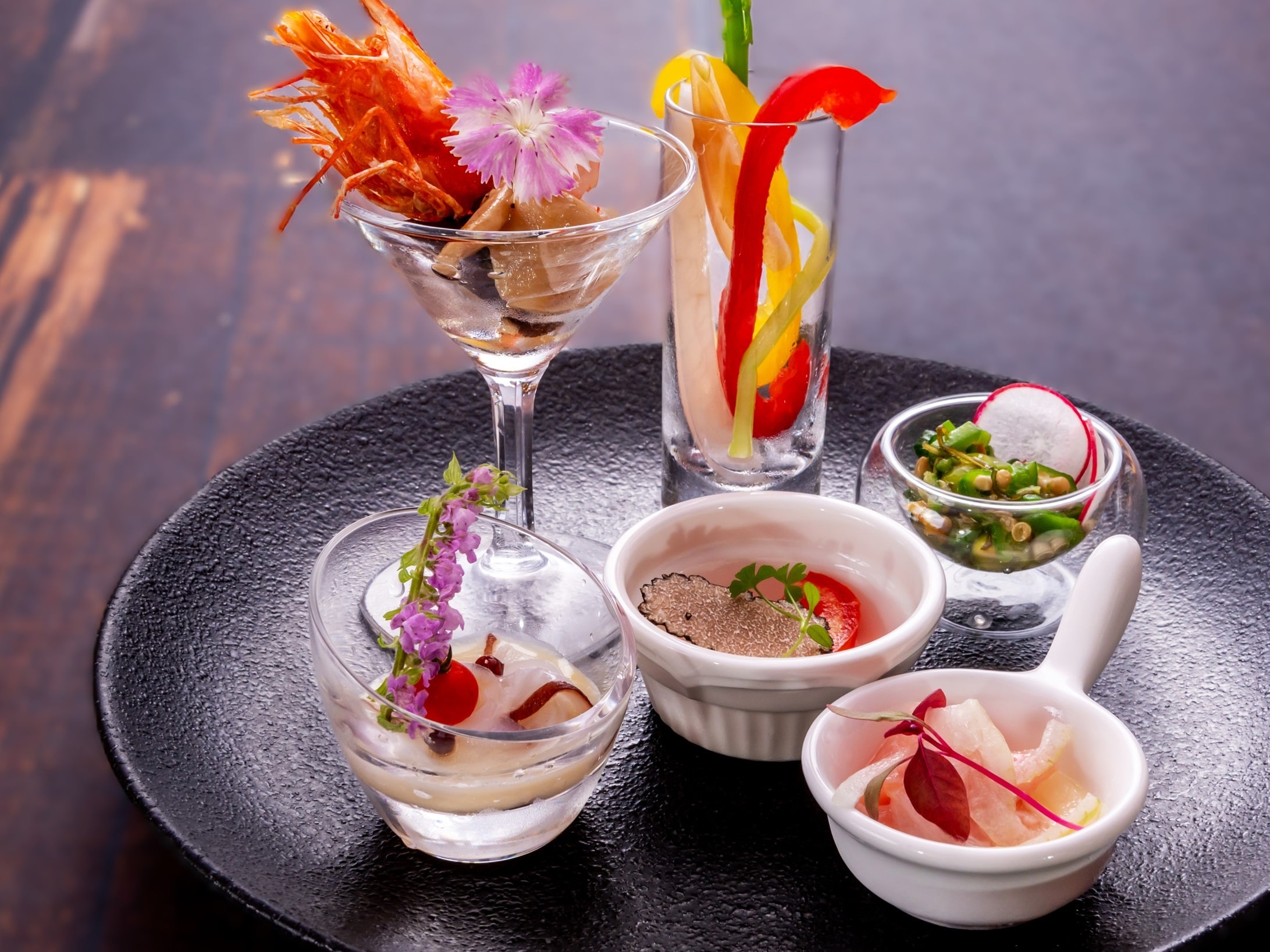 Mini hors d'oeuvres to complement meat