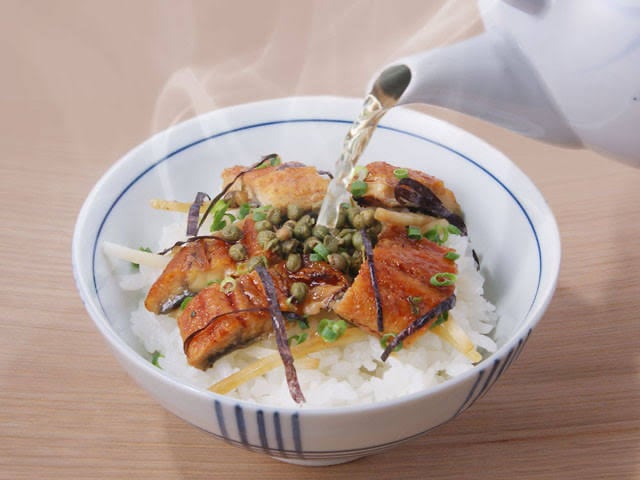 메인 요리 예 : 장어의 삶은