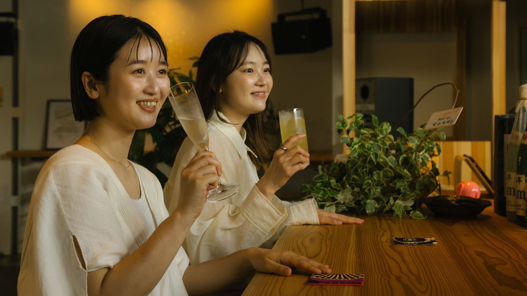 ・【咖啡廳＆音樂】在充滿模擬唱片聲音的空間裡享用雞尾酒和甜點。