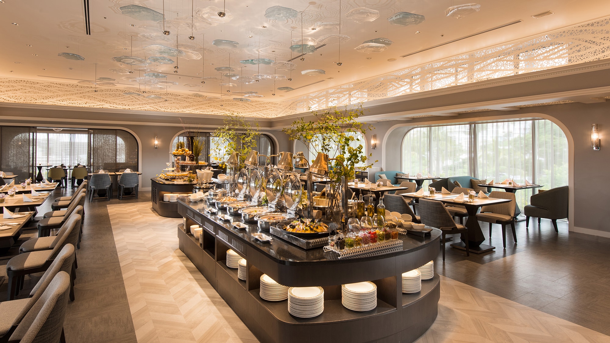[Grand Castle Cafe & Dining] An all-day dining establishment where you can enjoy a wide variety of menu items at a buffet.