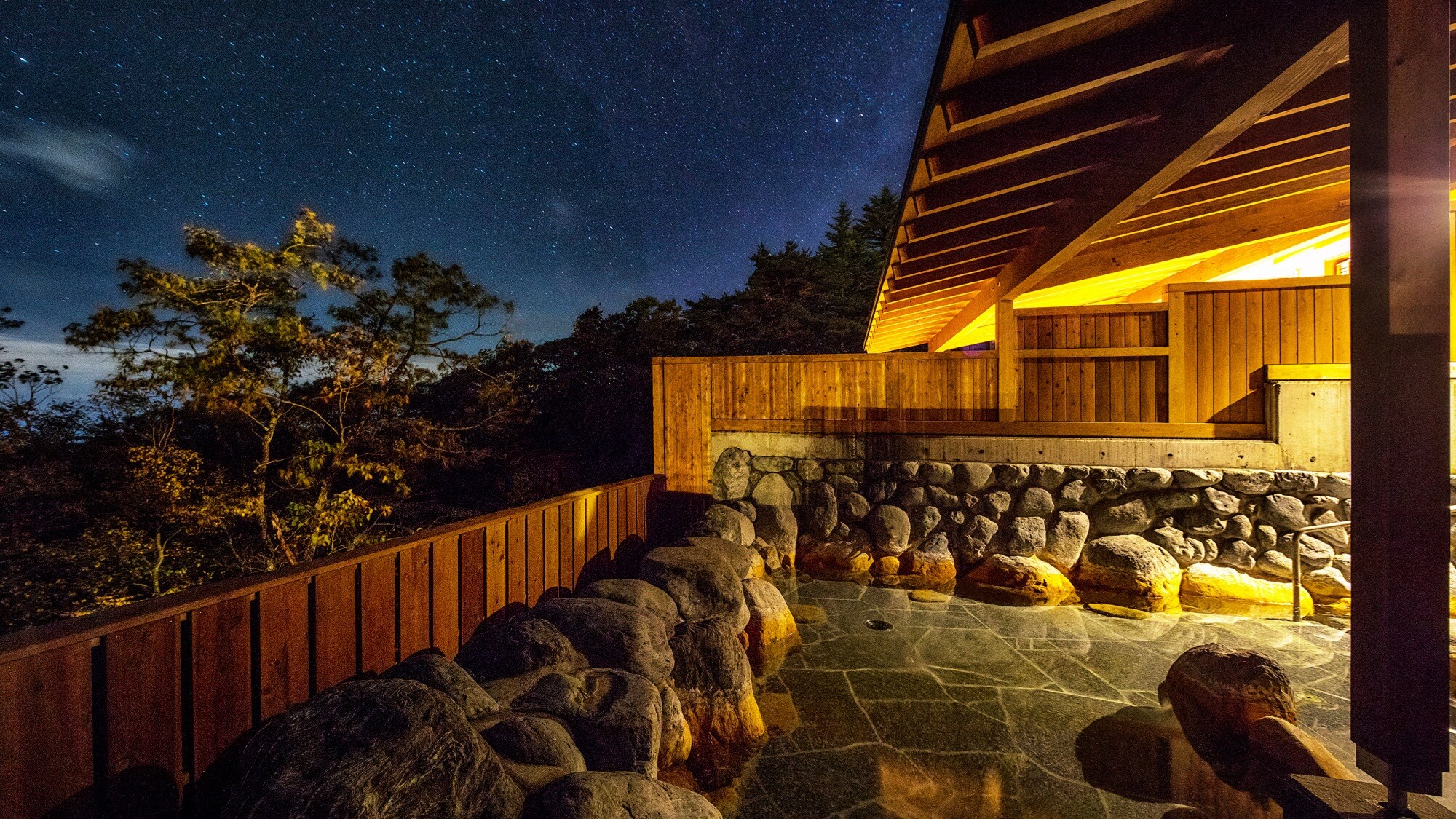 Open-air bath (night)