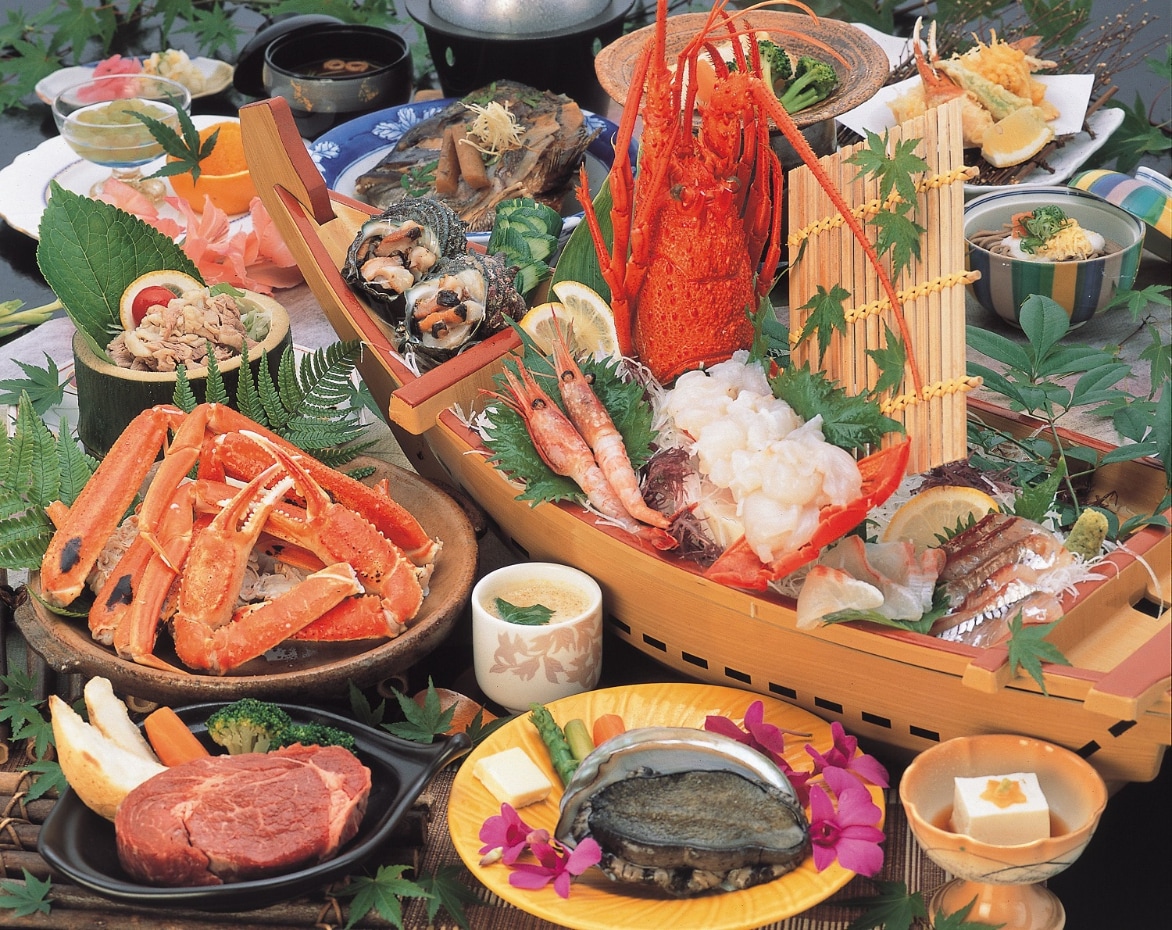 Kaiseki dinner course with spiny lobster, abalone, grilled crab, and Tottori beef fillet steak