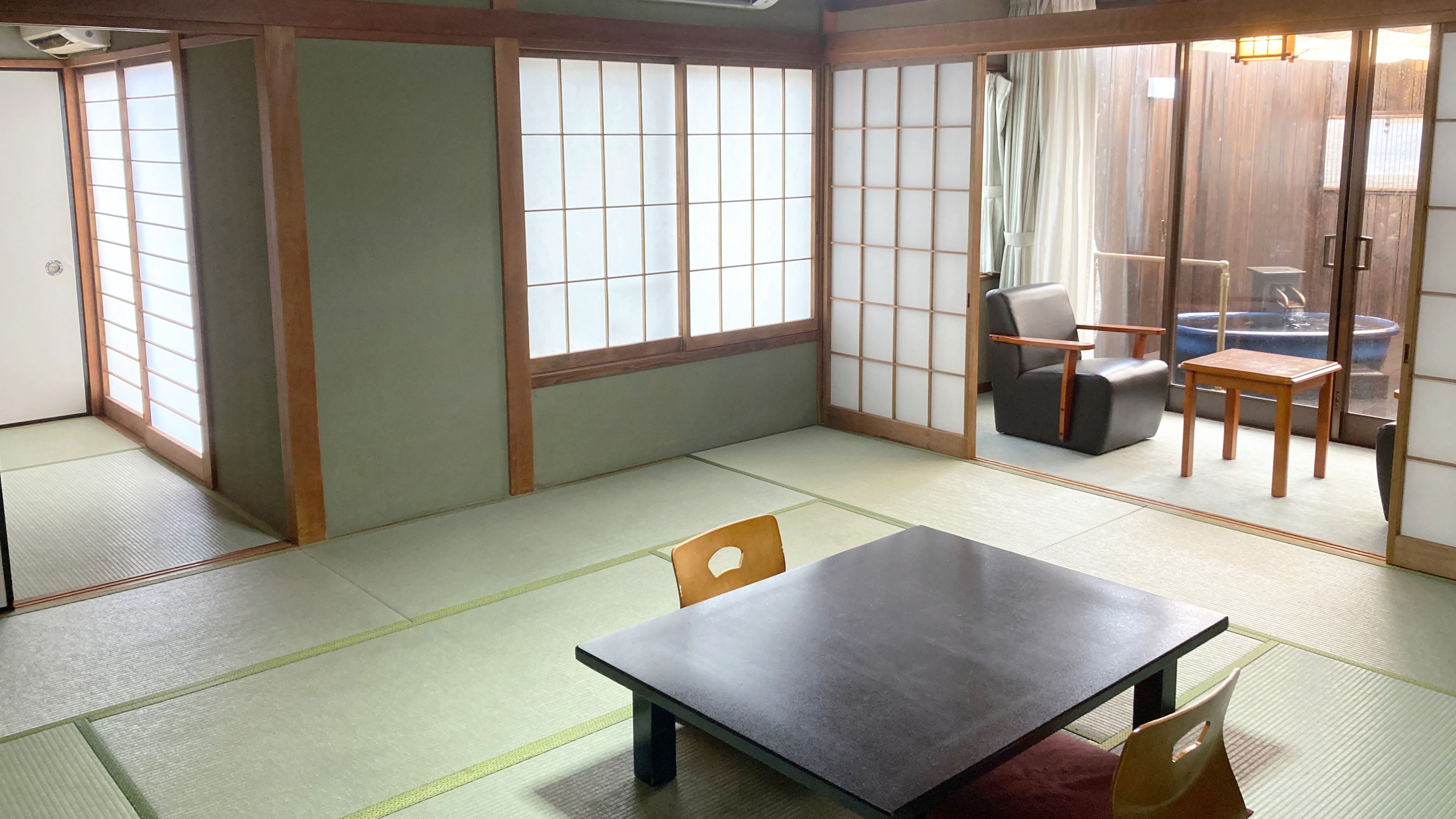 [With open-air bath] Two Japanese-style rooms
