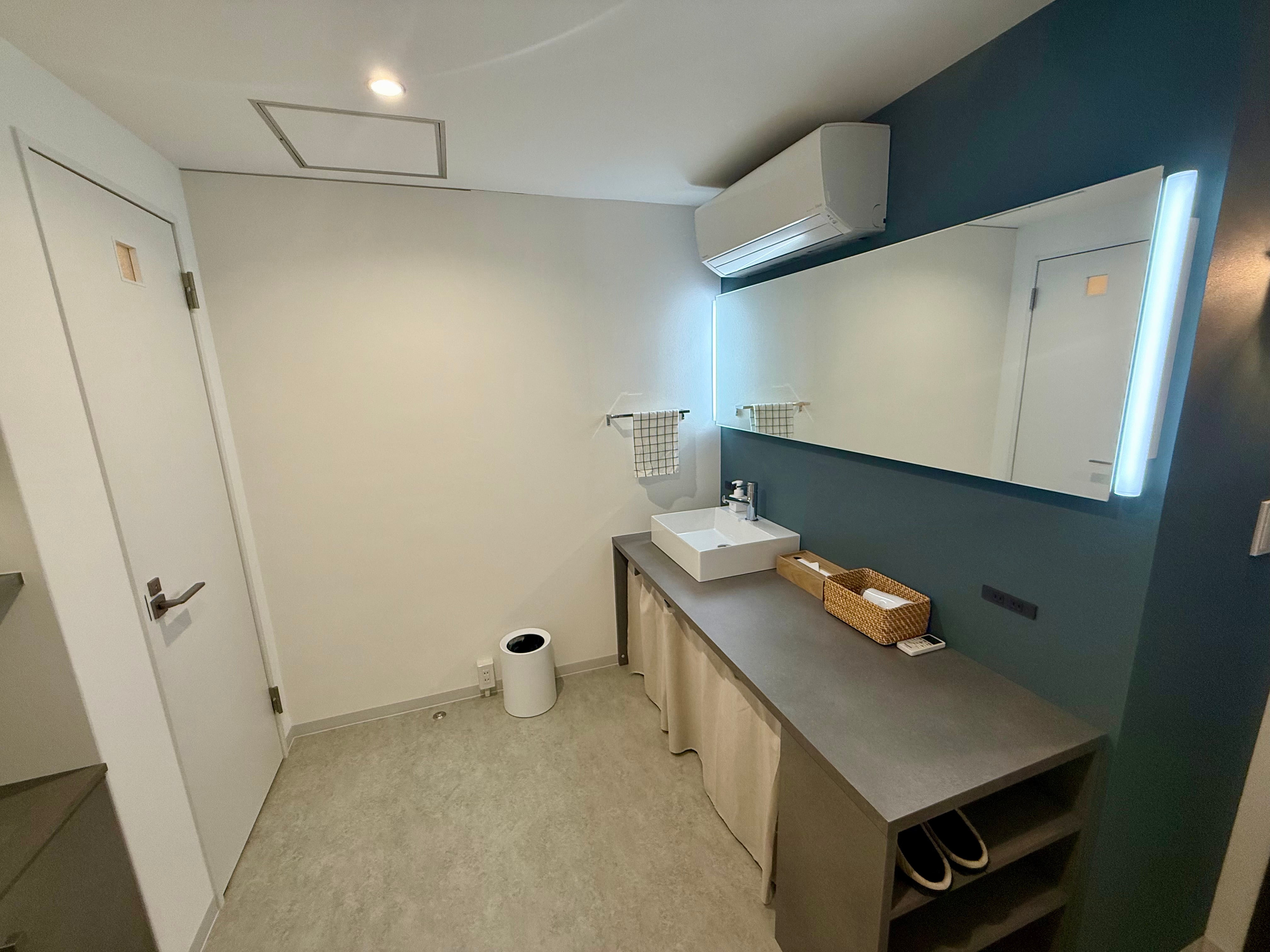 Washbasin_Shared shower room