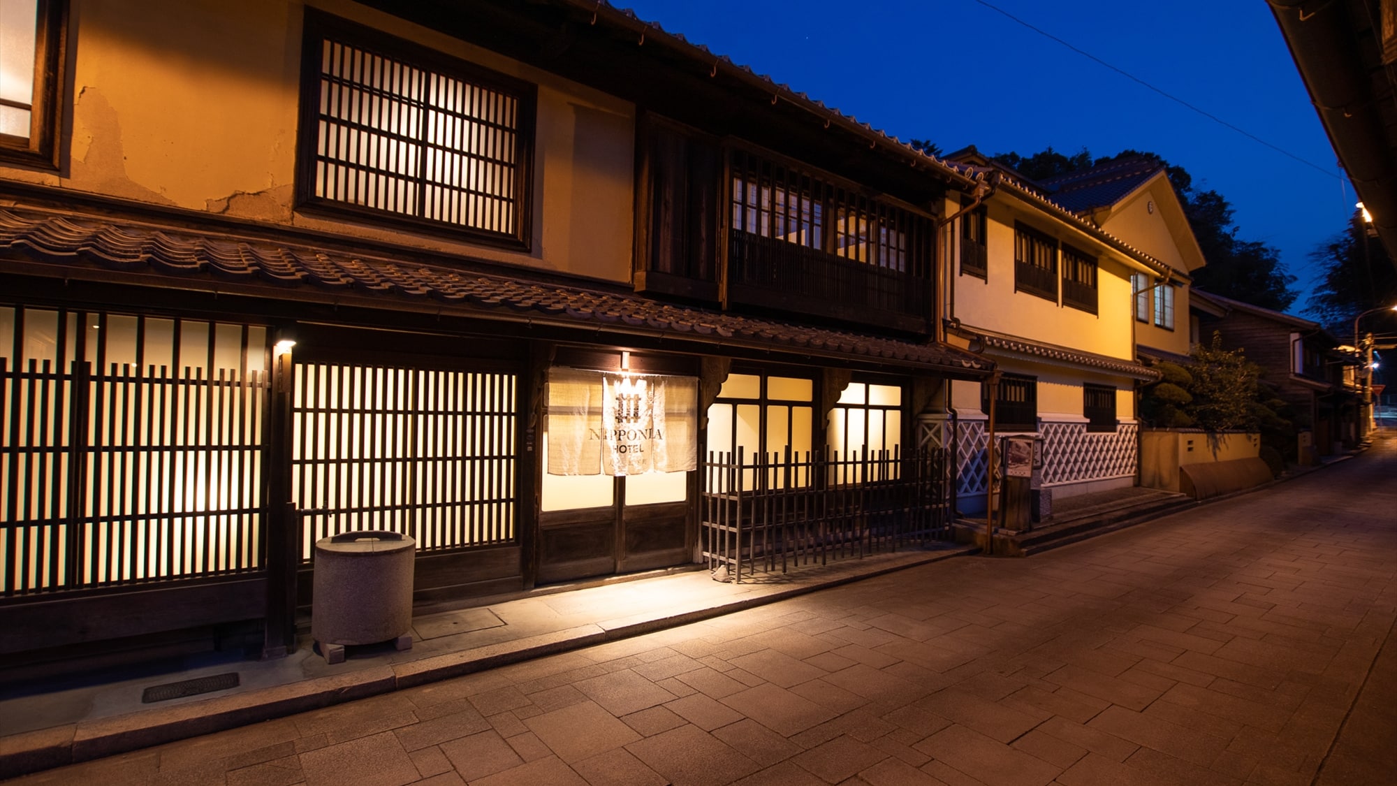 [Front desk and guest rooms] OKI building