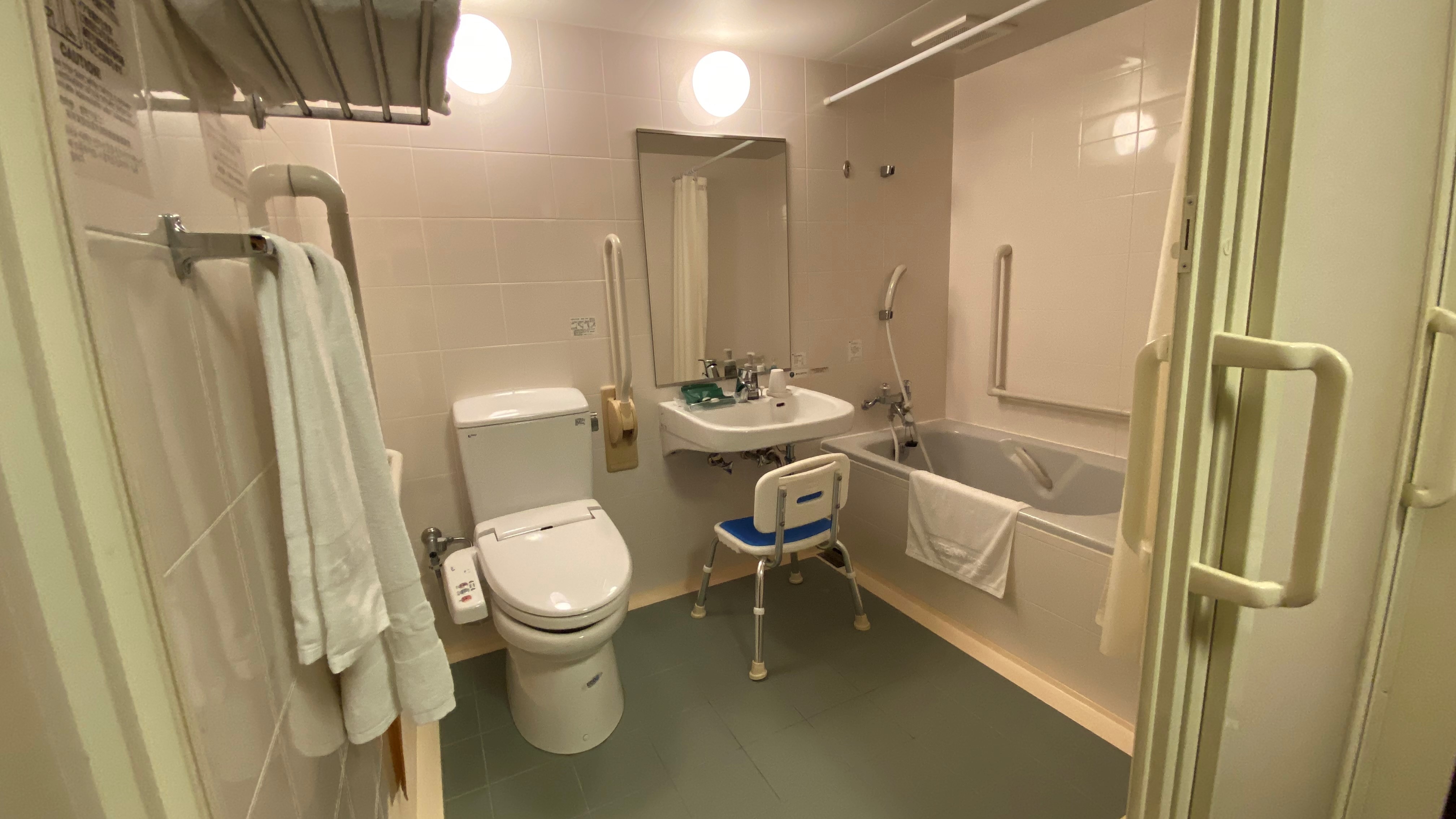 Barrier-free room ◇ Unit bath