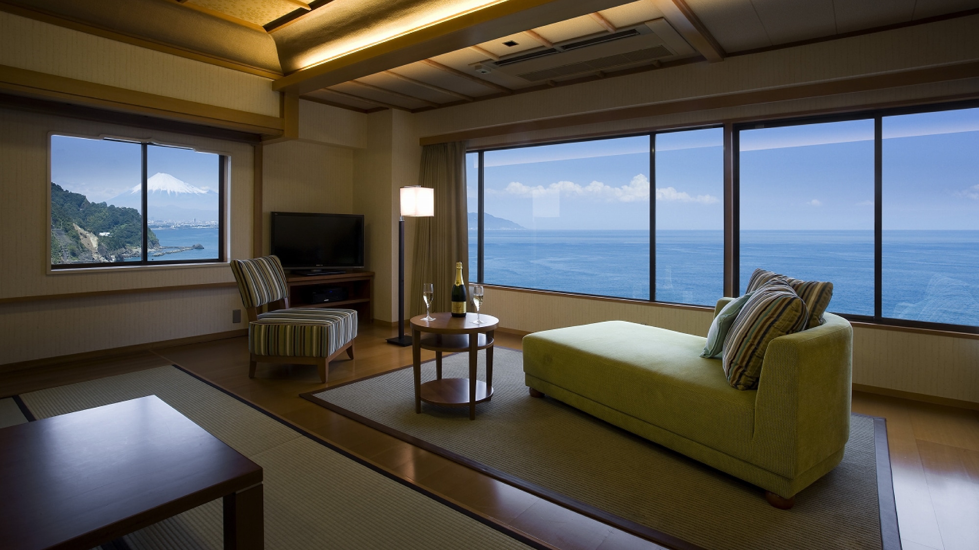 “Kaitsubaki”海滨日式和西式房间
