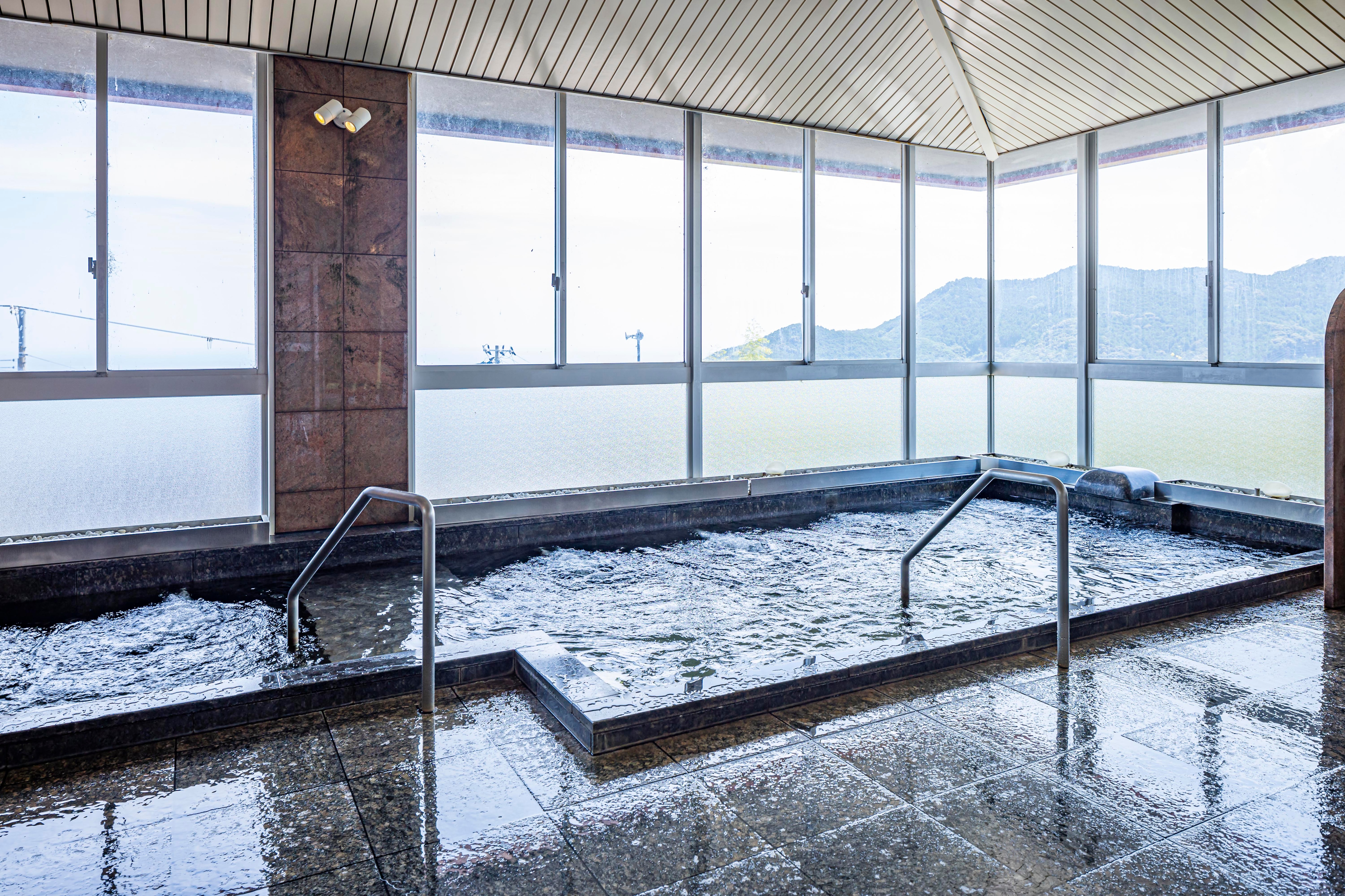 Kumano Onsen/Phòng tắm công cộng lớn