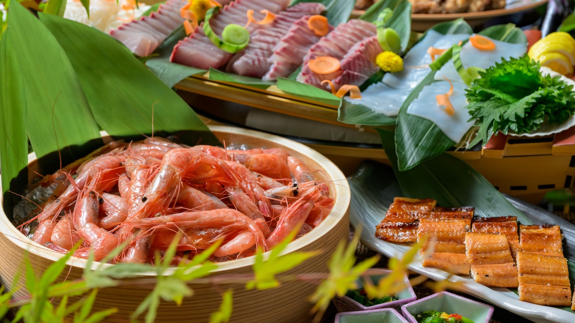 Enjoy to your heart's content Shimane's unique seafood, such as fresh sweet shrimp with a melt-in-your-mouth sweetness and sashimi bursting with flavor.