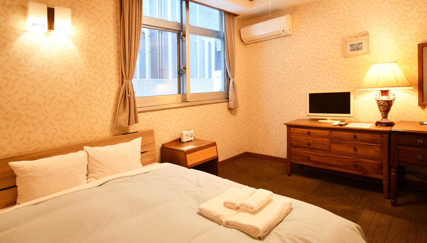 An example of a non-smoking double room